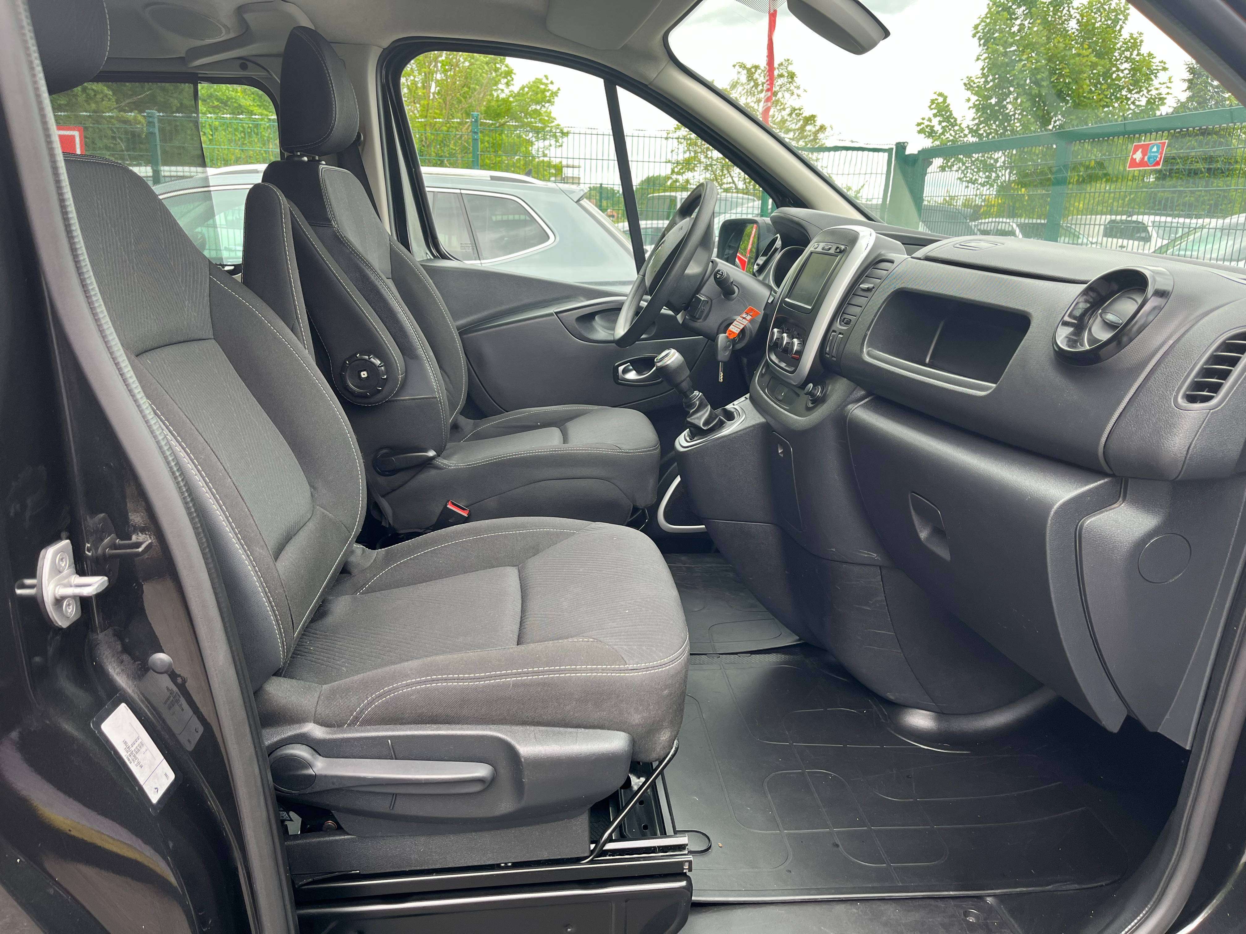 Renault Trafic 2.0 DB CABINE Airco Navi 18000€+BTW/TVA