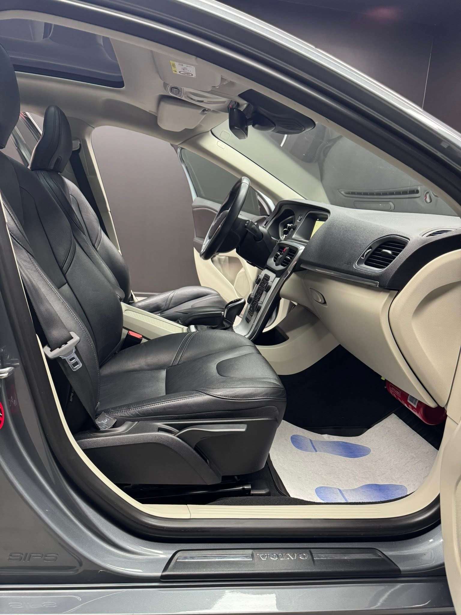 Volvo V40 V40 2.0 D2 **12 mois de garantie**