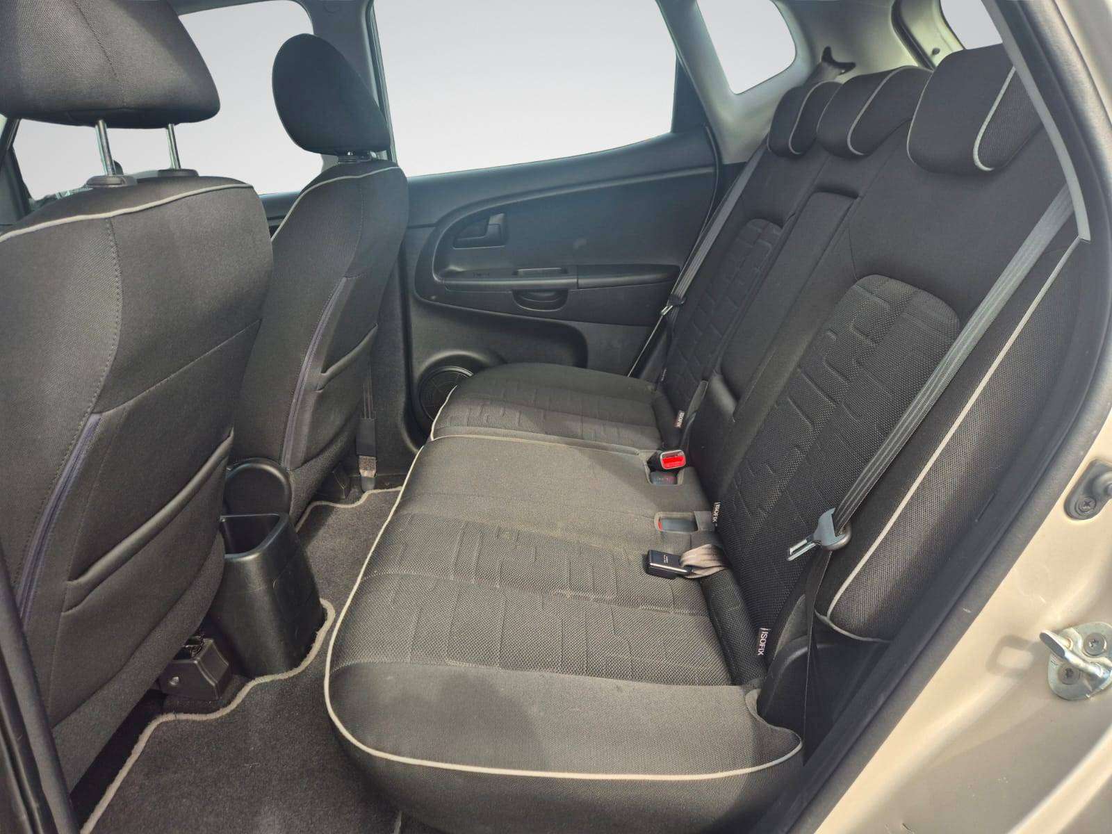 Kia Venga 1.4i Fusion ISG EcoDynamics / 55.906 km ! / Clim Auto / Capteurs Arrière / Garantie 12 mois