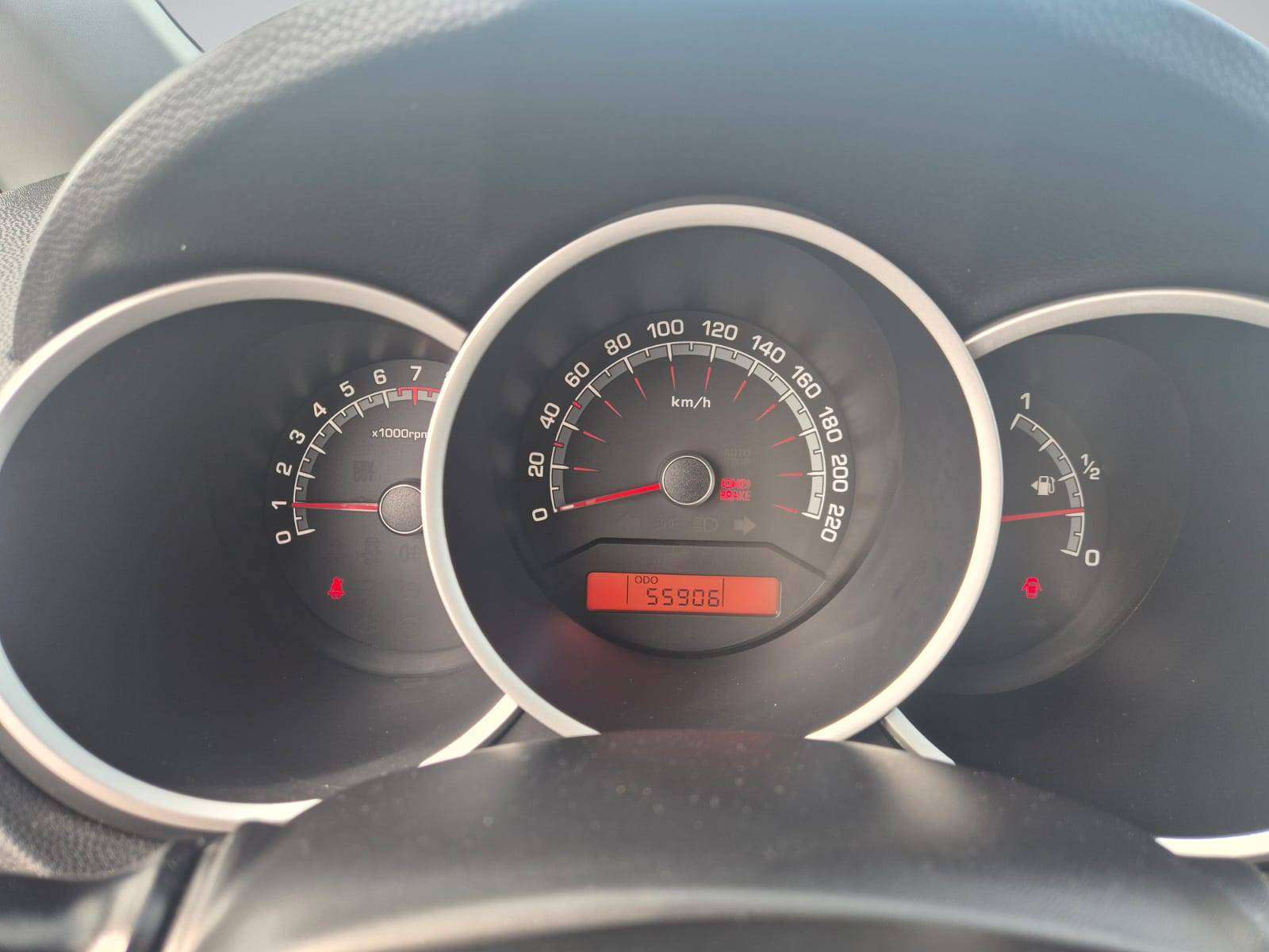 Kia Venga 1.4i Fusion ISG EcoDynamics / 55.906 km ! / Clim Auto / Capteurs Arrière / Garantie 12 mois