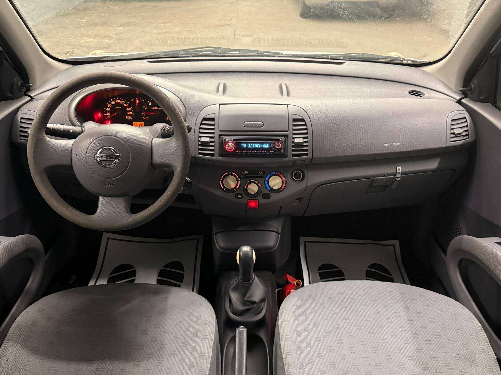 Nissan Micra Micra 1.0i 16v Visia