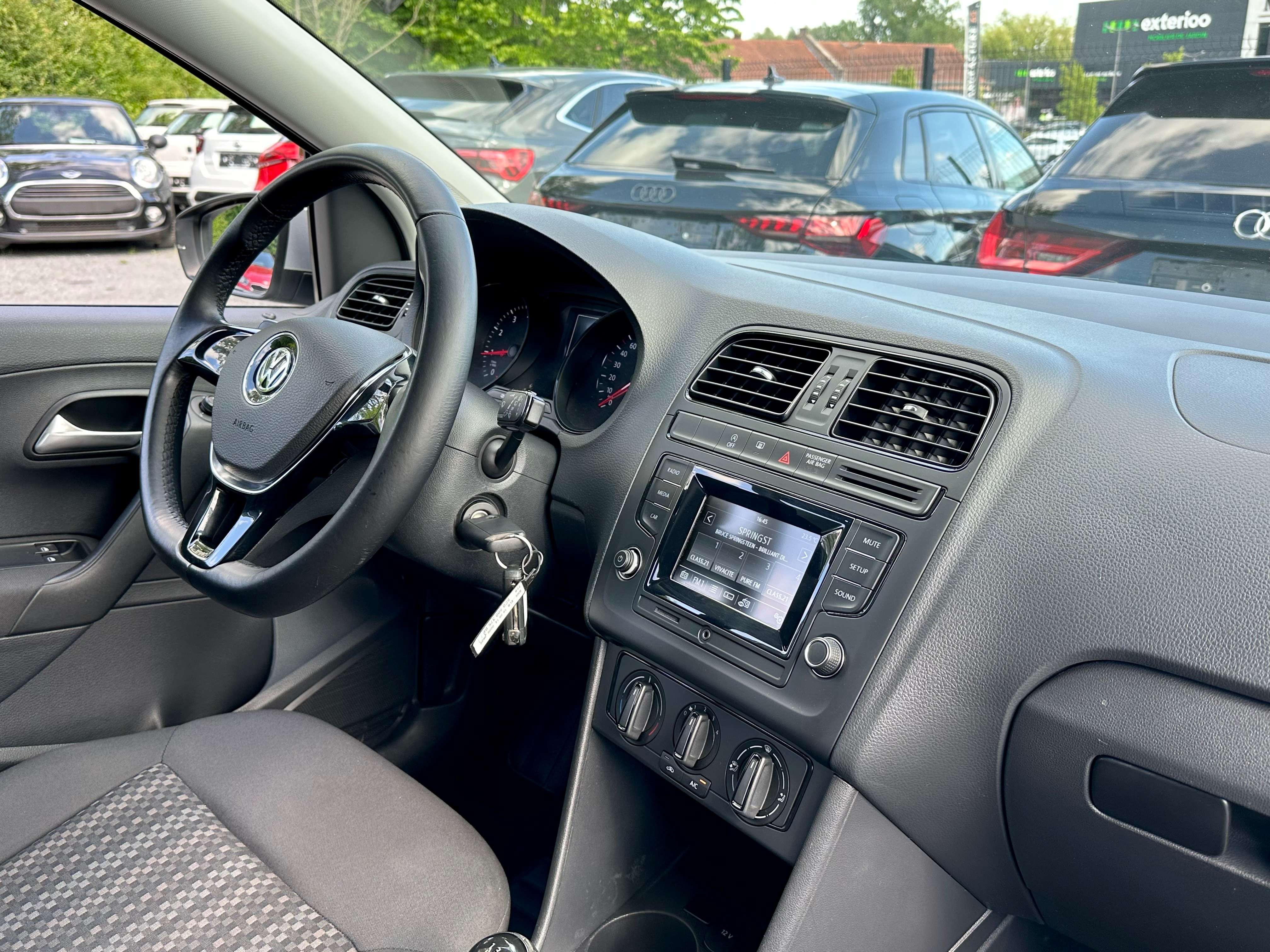 Volkswagen Polo 1.0*5 PORTES*1ER MAIN*EURO 6*AIRCO*ECRAN*GARANTIE