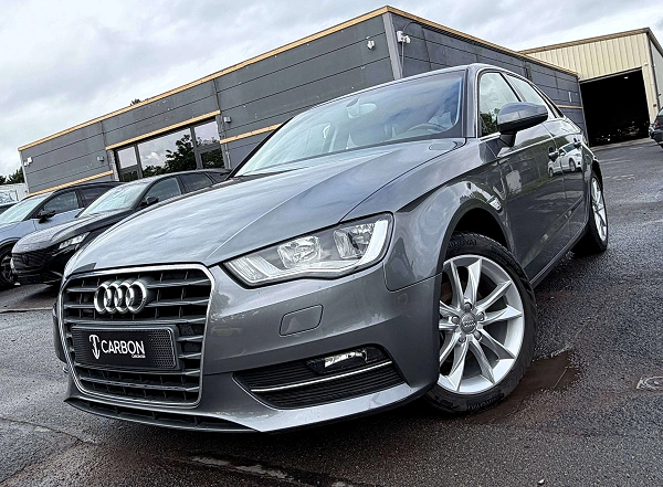 Audi A3 Sportback 1.6 TDi Ambition pack SPORT/NAVI MMI/SIEGES SPORT/DRIVE SELECT/BLUETOOTH