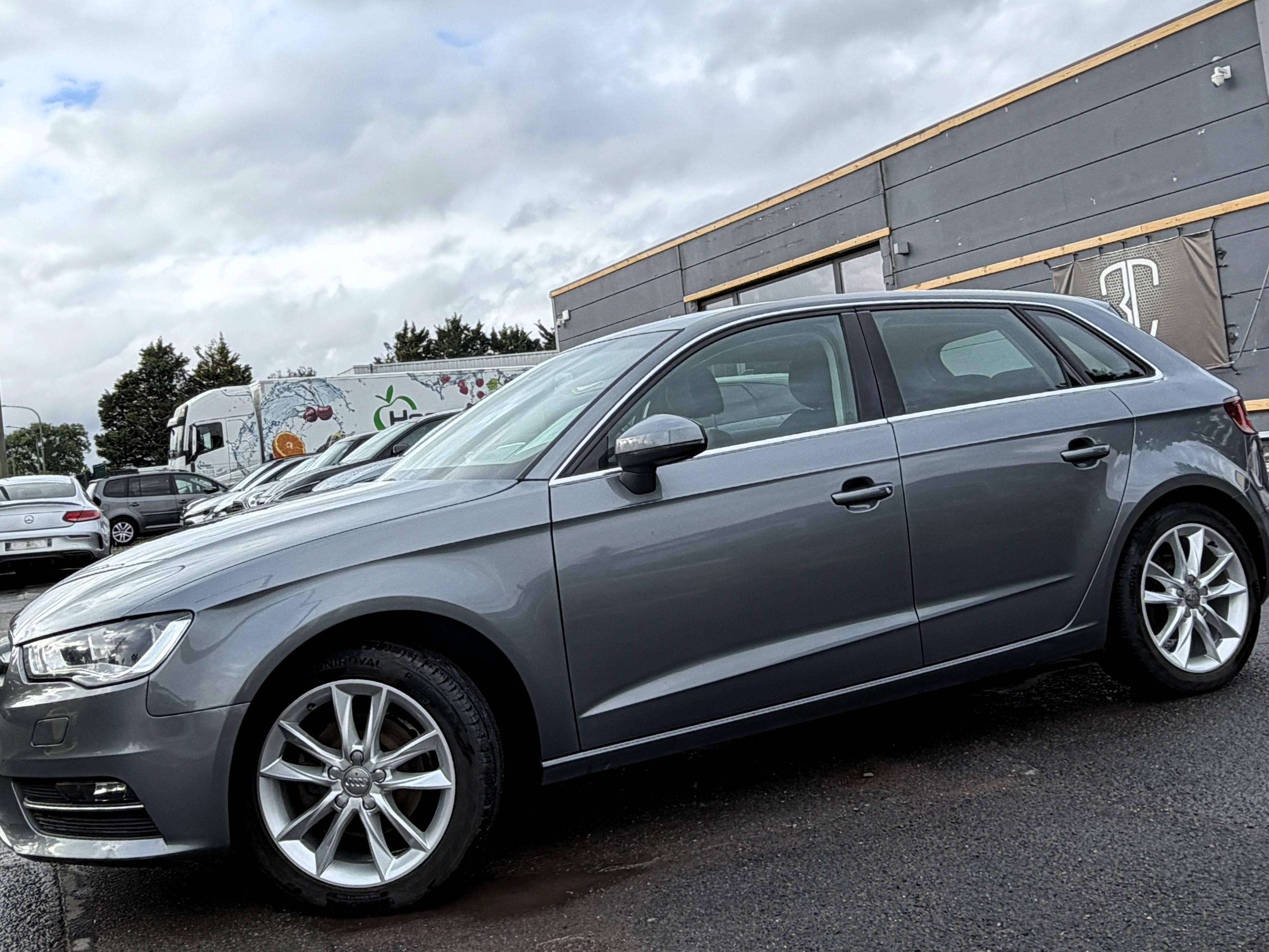 Audi A3 Sportback 1.6 TDi Ambition pack SPORT/NAVI MMI/SIEGES SPORT/DRIVE SELECT/BLUETOOTH