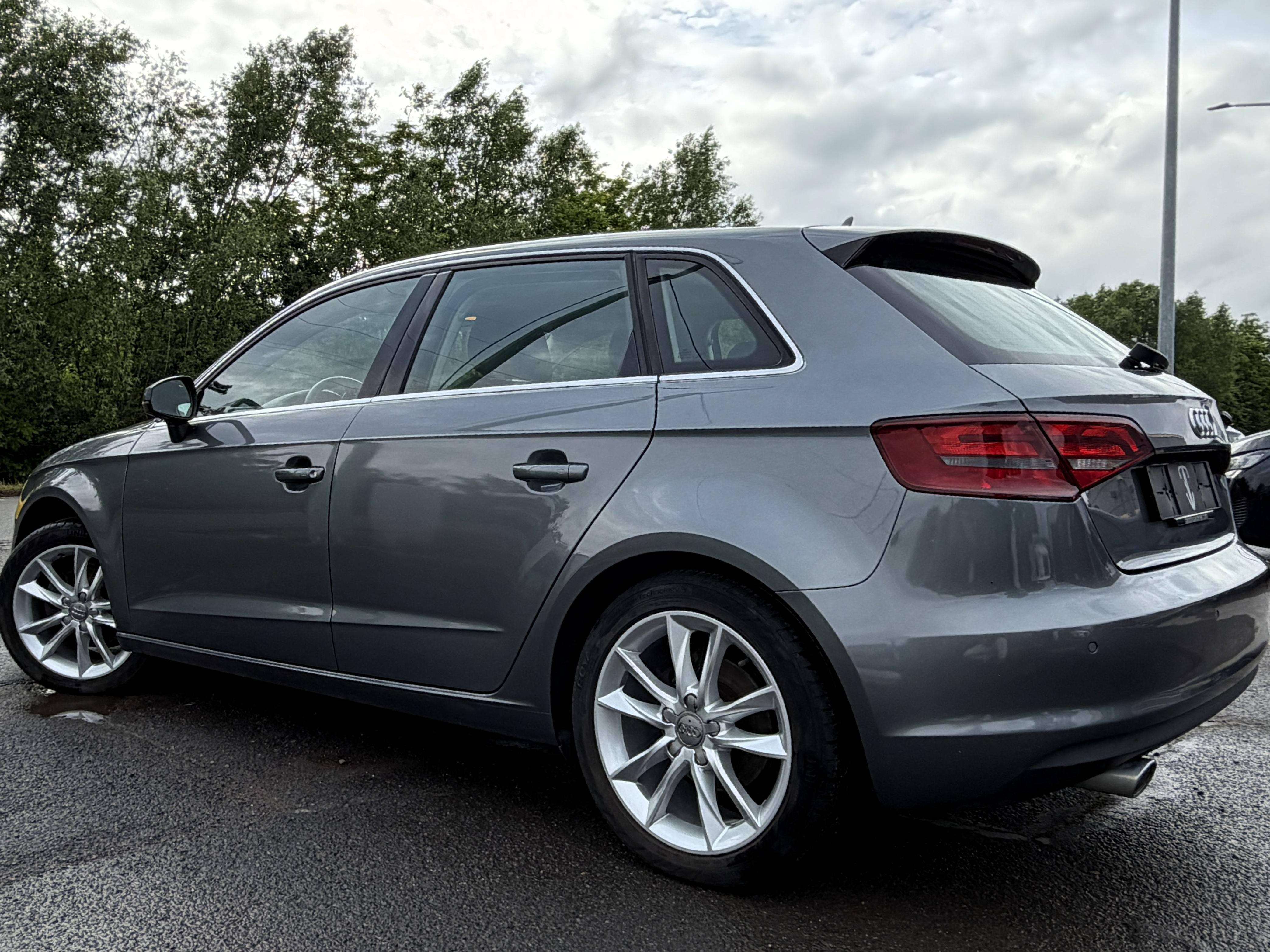 Audi A3 Sportback 1.6 TDi Ambition pack SPORT/NAVI MMI/SIEGES SPORT/DRIVE SELECT/BLUETOOTH