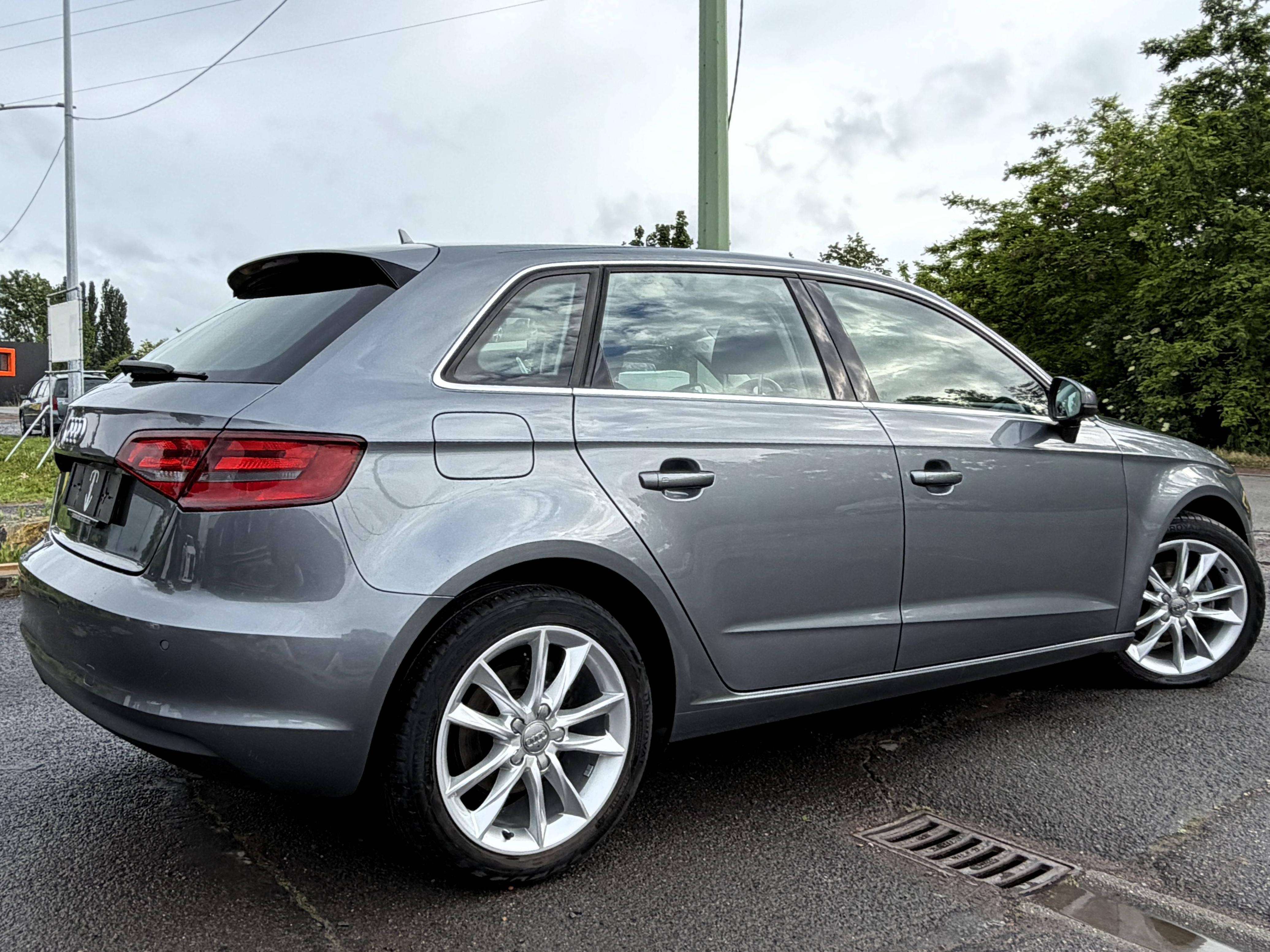 Audi A3 Sportback 1.6 TDi Ambition pack SPORT/NAVI MMI/SIEGES SPORT/DRIVE SELECT/BLUETOOTH