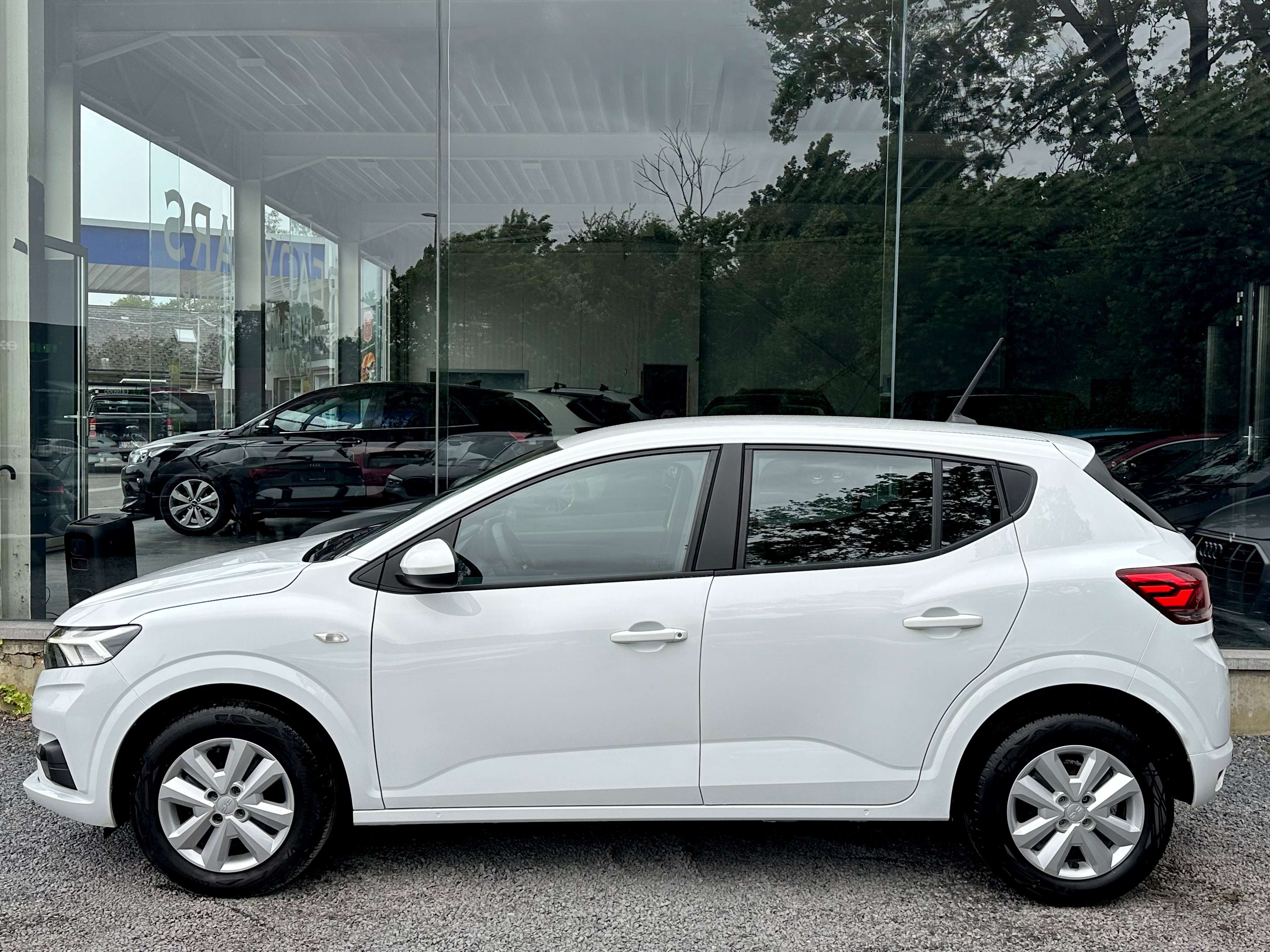 Dacia Sandero 1.0*91CV*EURO 6D*18000KM*AIRCO*CARPLAY*1ER MAIN*GARANTIE