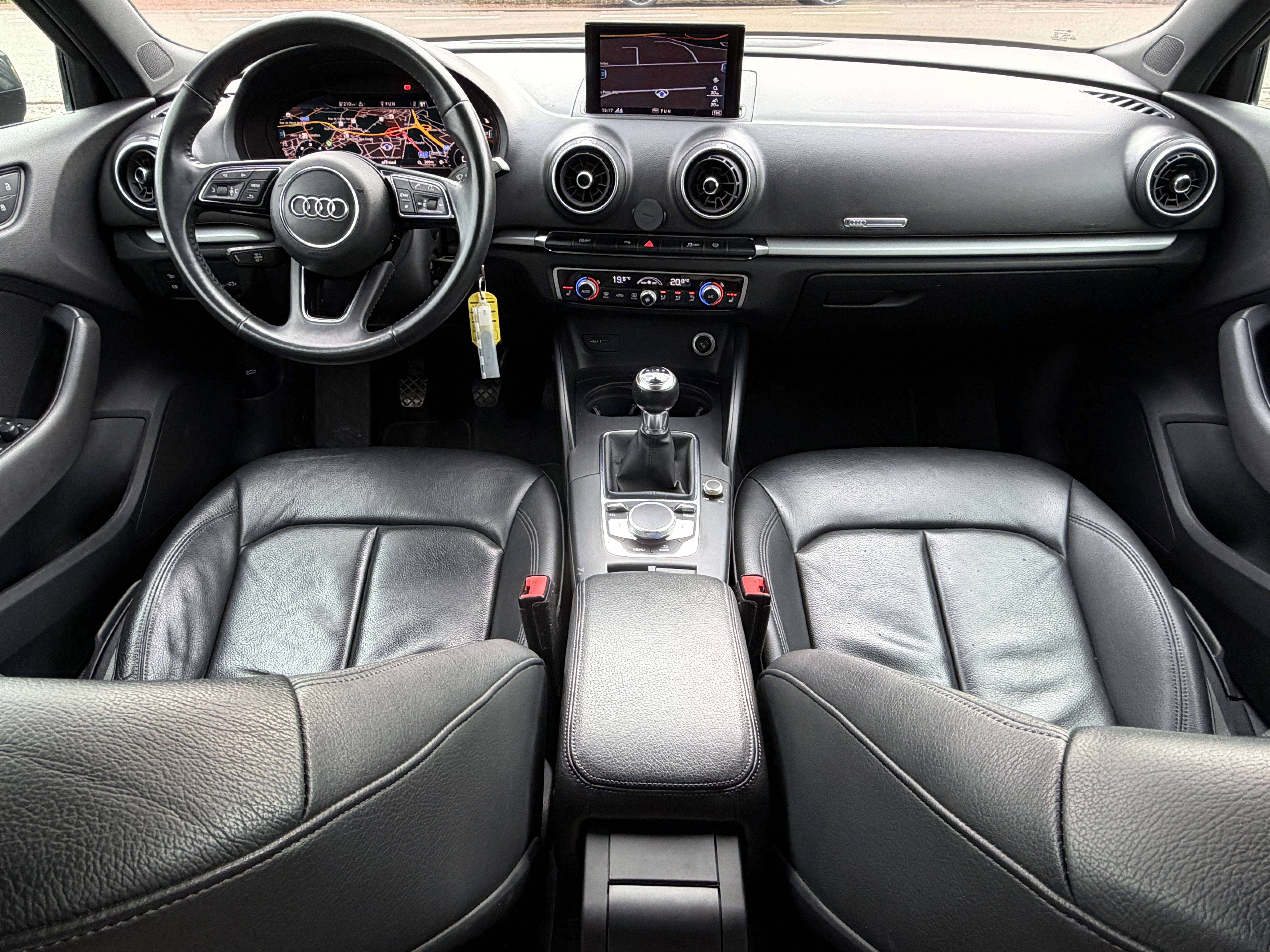 Audi A3 Sportback 30 TDi S-Line Sport Edition CUIR/COCKPIT/FULL LED/NAVI/CARPLAY