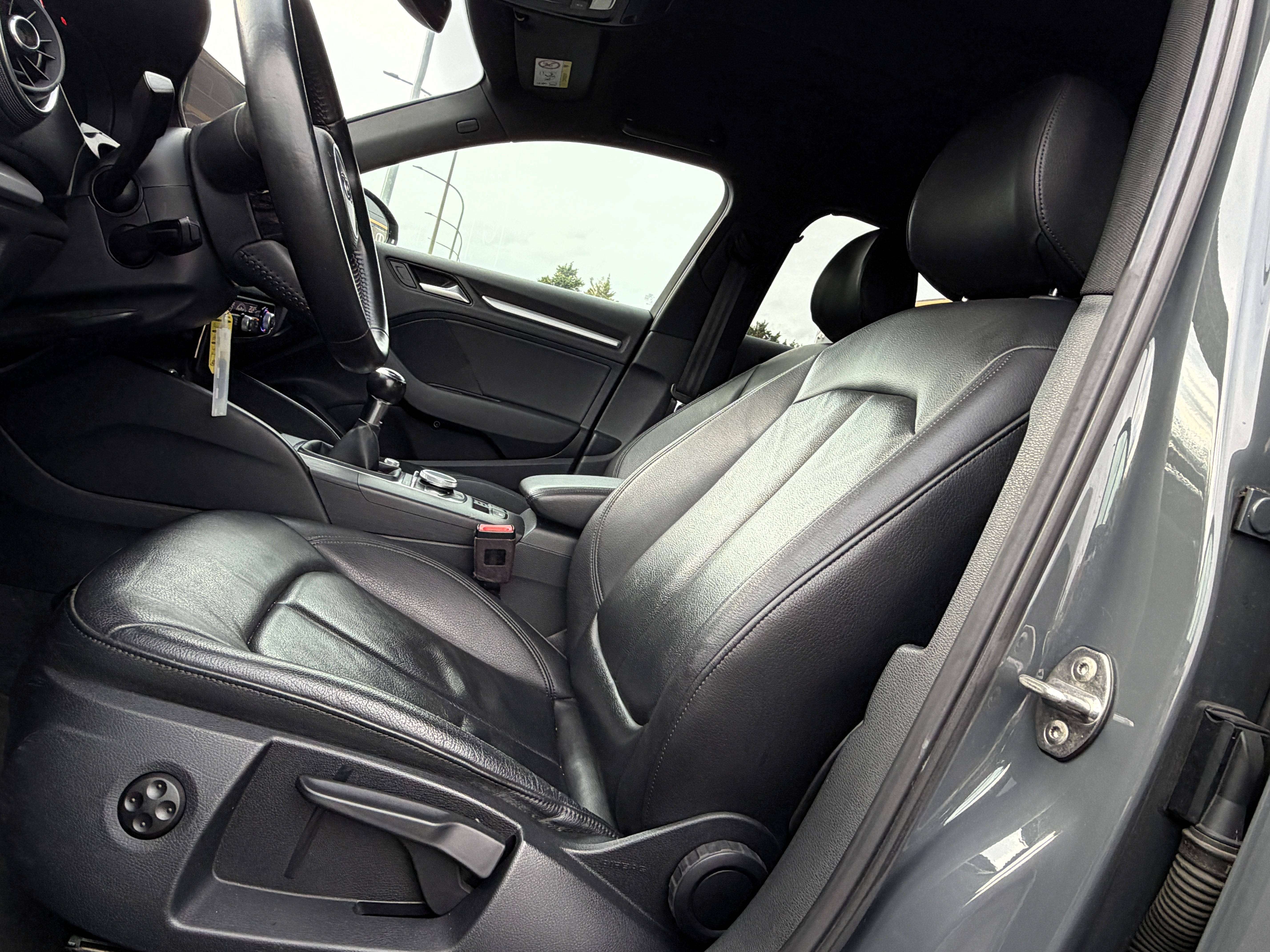 Audi A3 Sportback 30 TDi S-Line Sport Edition CUIR/COCKPIT/FULL LED/NAVI/CARPLAY