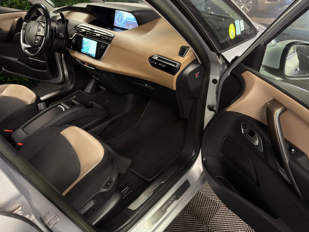 Citroen C4 II EXCLUSIVE 1.6 E HDI 115 Cv BOITE AUTOMATIQUE / VIRTUAL COCKPIT- GARANTIE 1 AN