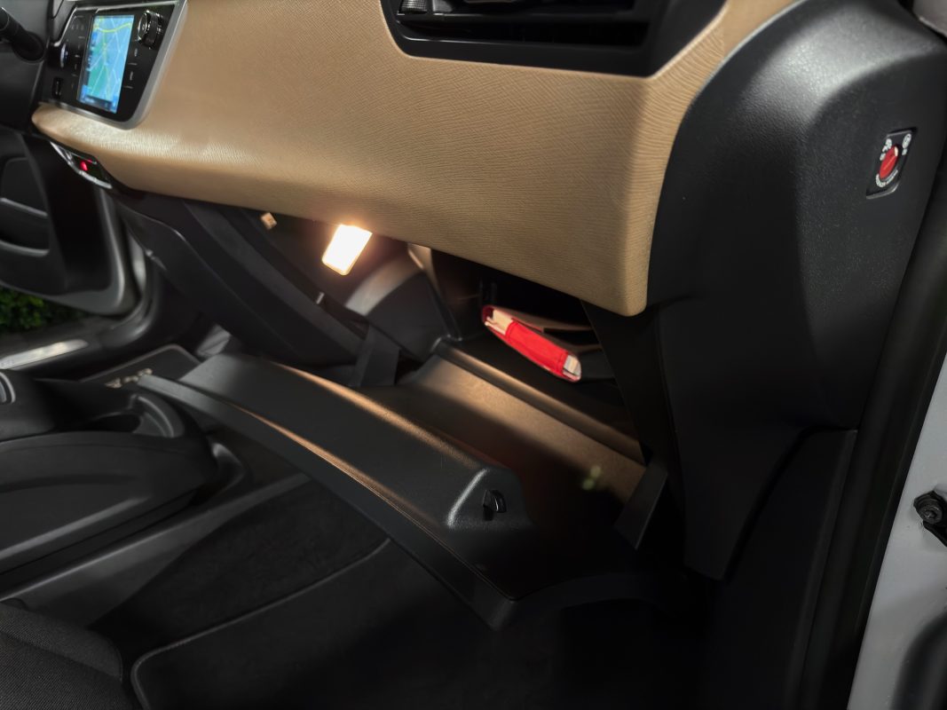 Citroen C4 II EXCLUSIVE 1.6 E HDI 115 Cv BOITE AUTOMATIQUE / VIRTUAL COCKPIT- GARANTIE 1 AN