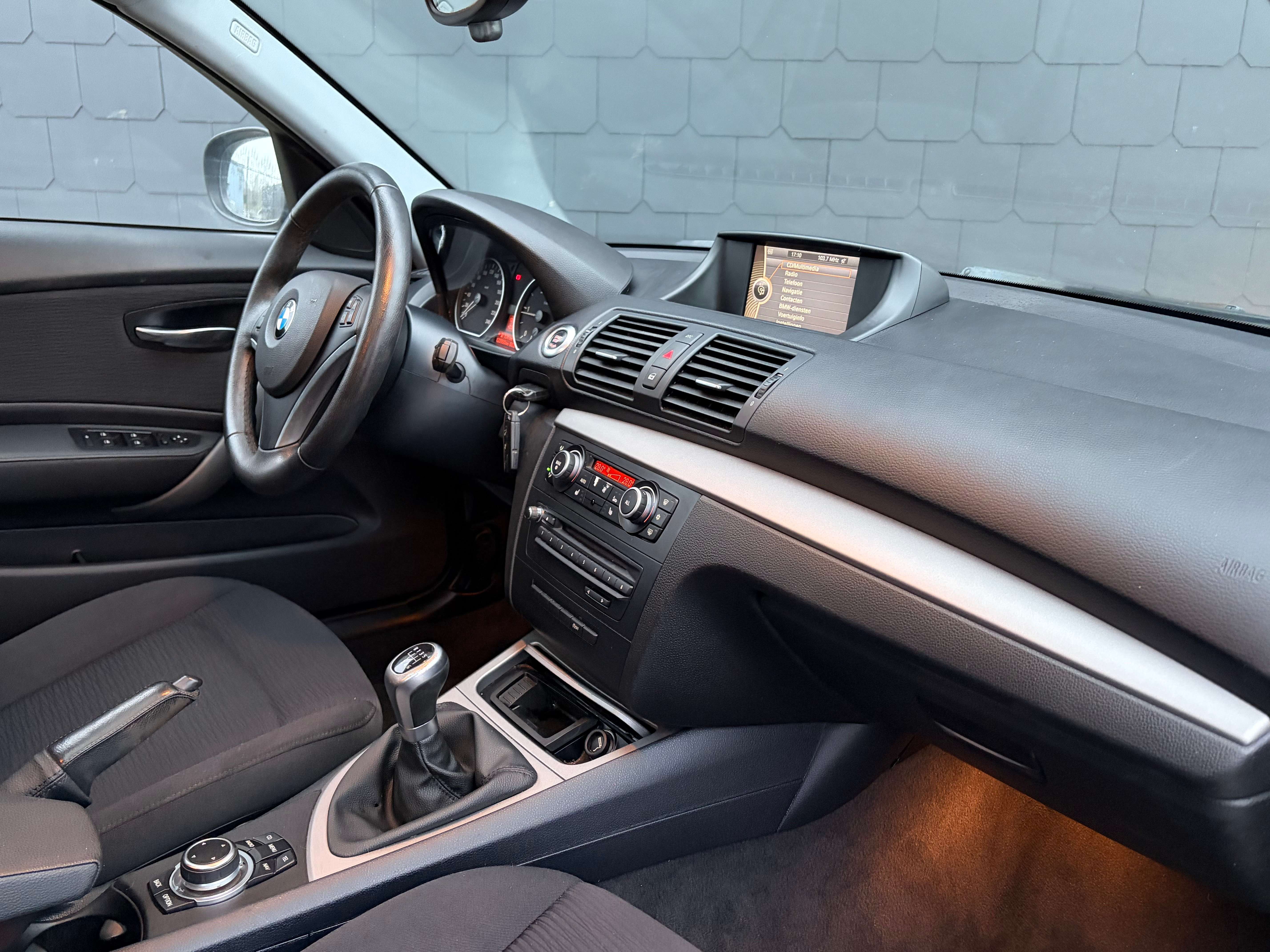 BMW 116 Xénon, GPS, toit ouvrant 1proprietaire carnet