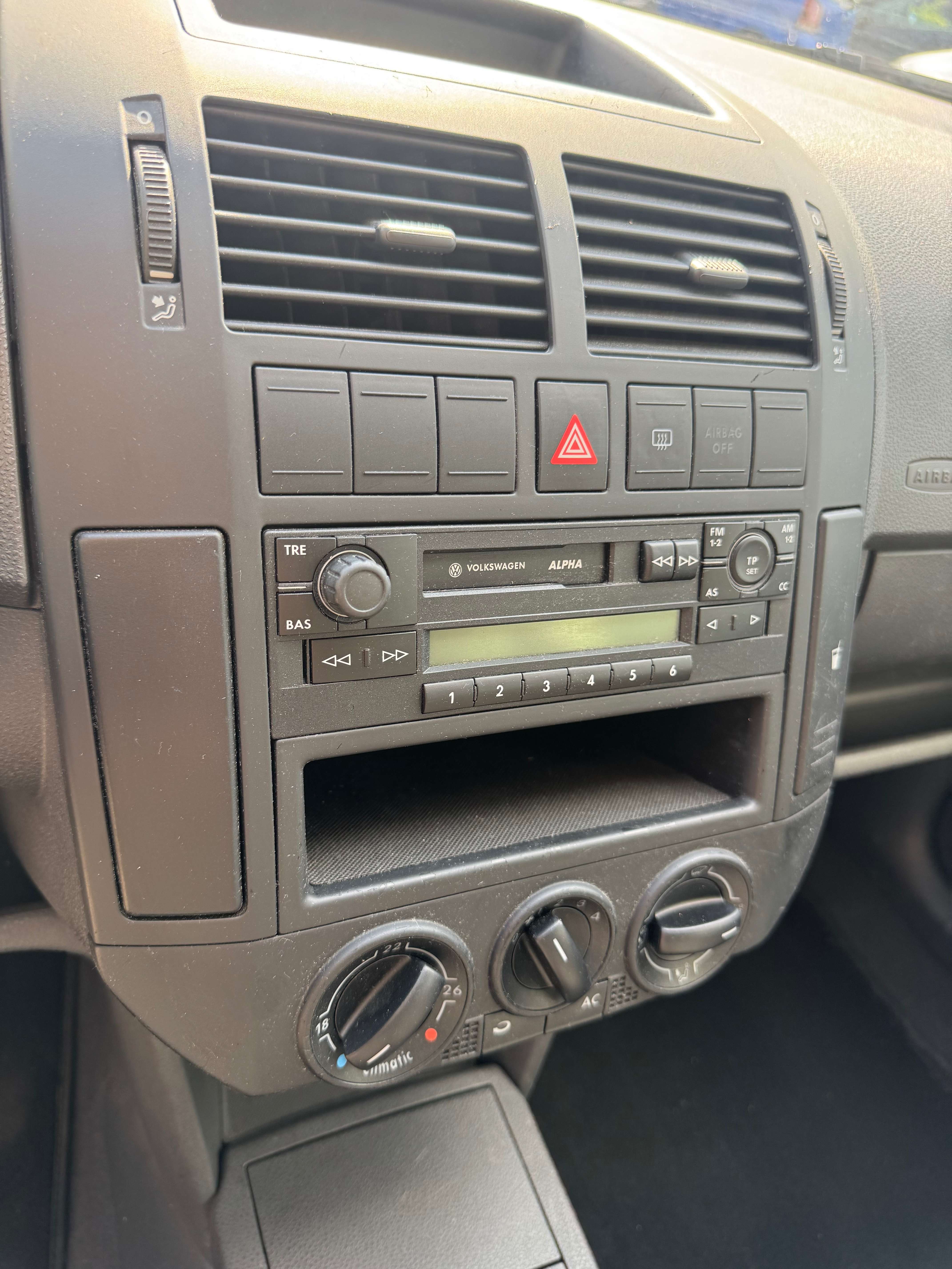 Volkswagen Polo 1.2i * 85dKM * Airco * Garantie