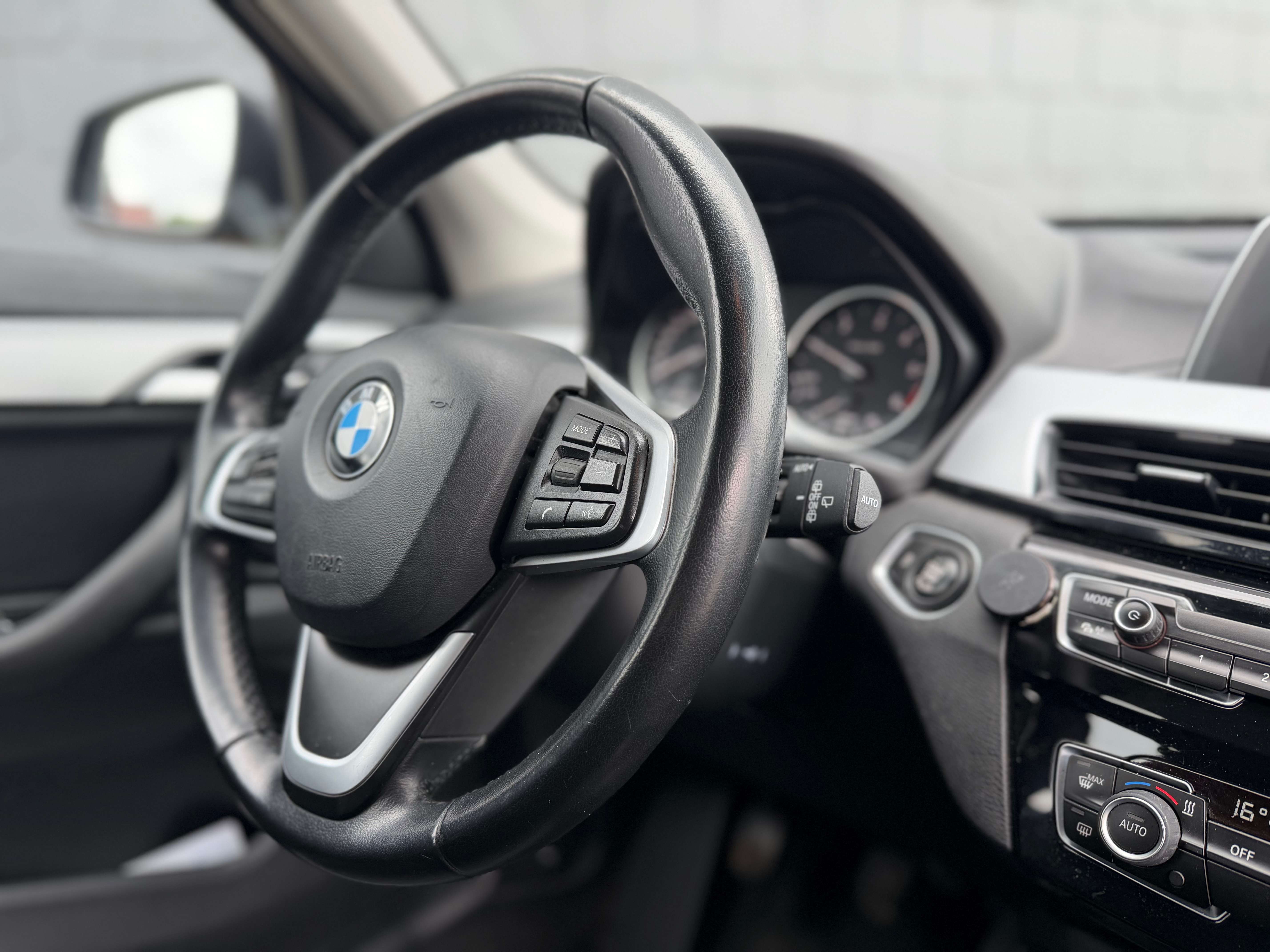 BMW X1 🛑🆕🛑 1.5 d sDrive16 Leder 1HND CarPass carnet