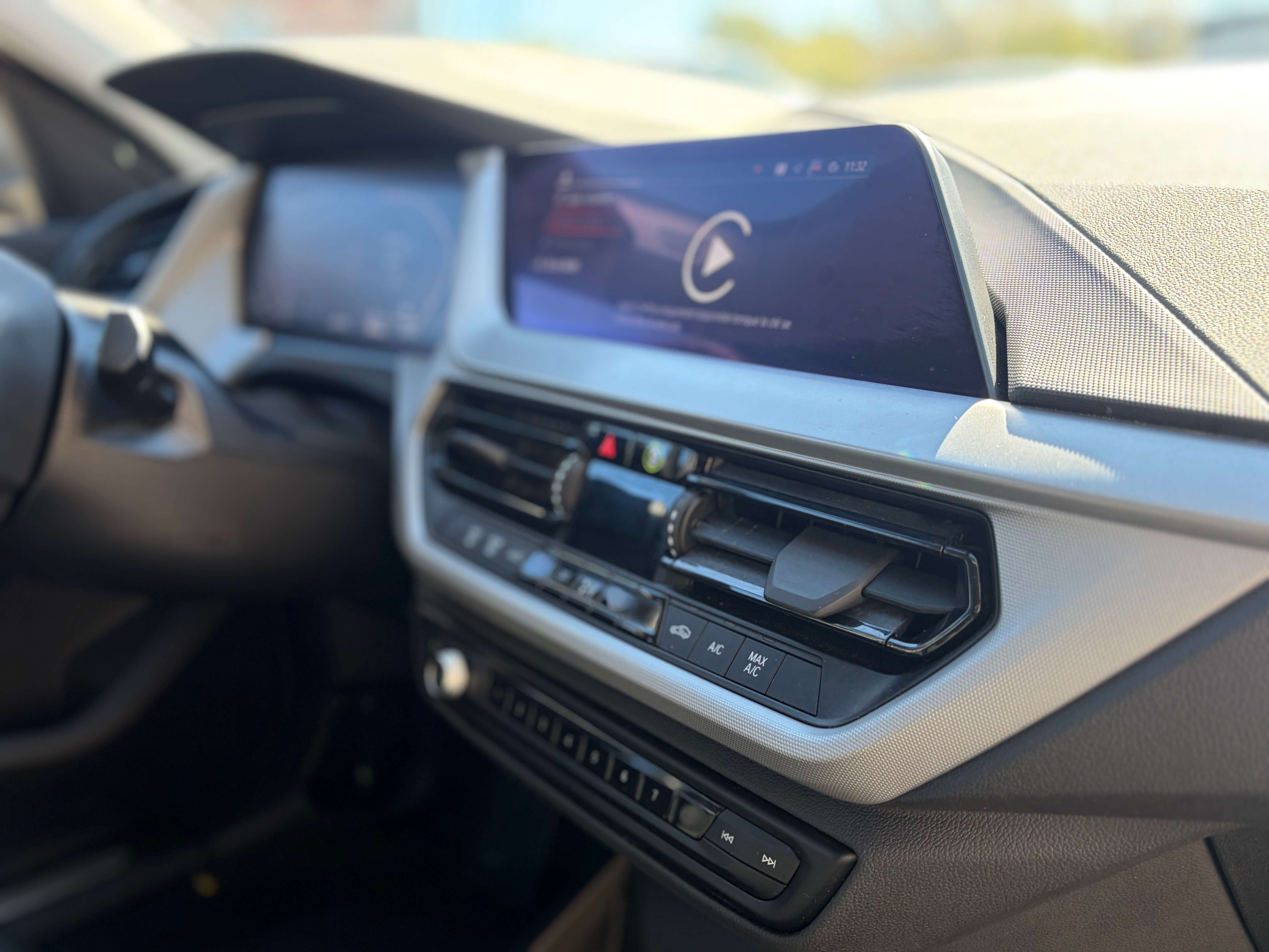 BMW 116 dA 1HND CARPASS CARPLAY GARANTIE Full Led