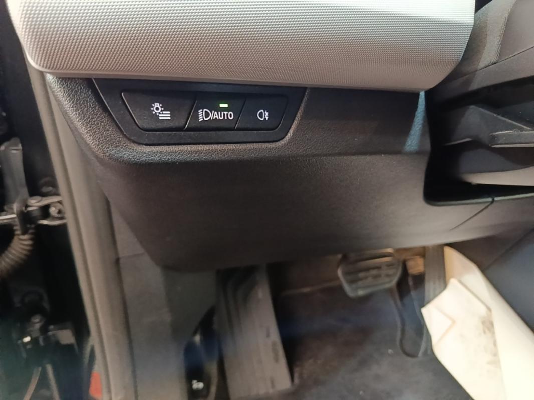 Bmw X1 III sDrive18d Business Design DKG7