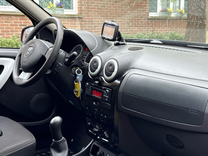 Dacia DUSTER 1.6 ESS 105CH GARMIN 4X2 * 81.000KM * 2013 * GARANTIE
