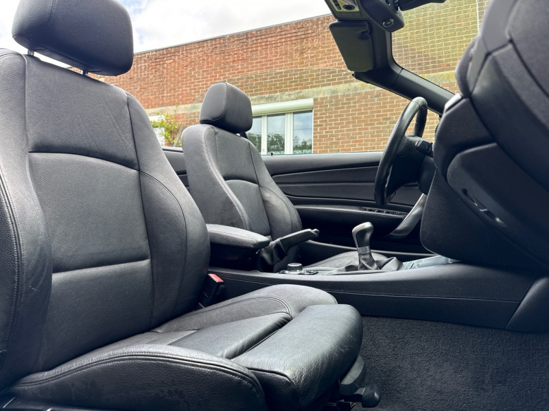 Bmw SERIE 1 CABRIOLET (E88) 123D 204CH SPORT DESIGN * 132.000KM * CUIR* GPS * XENON