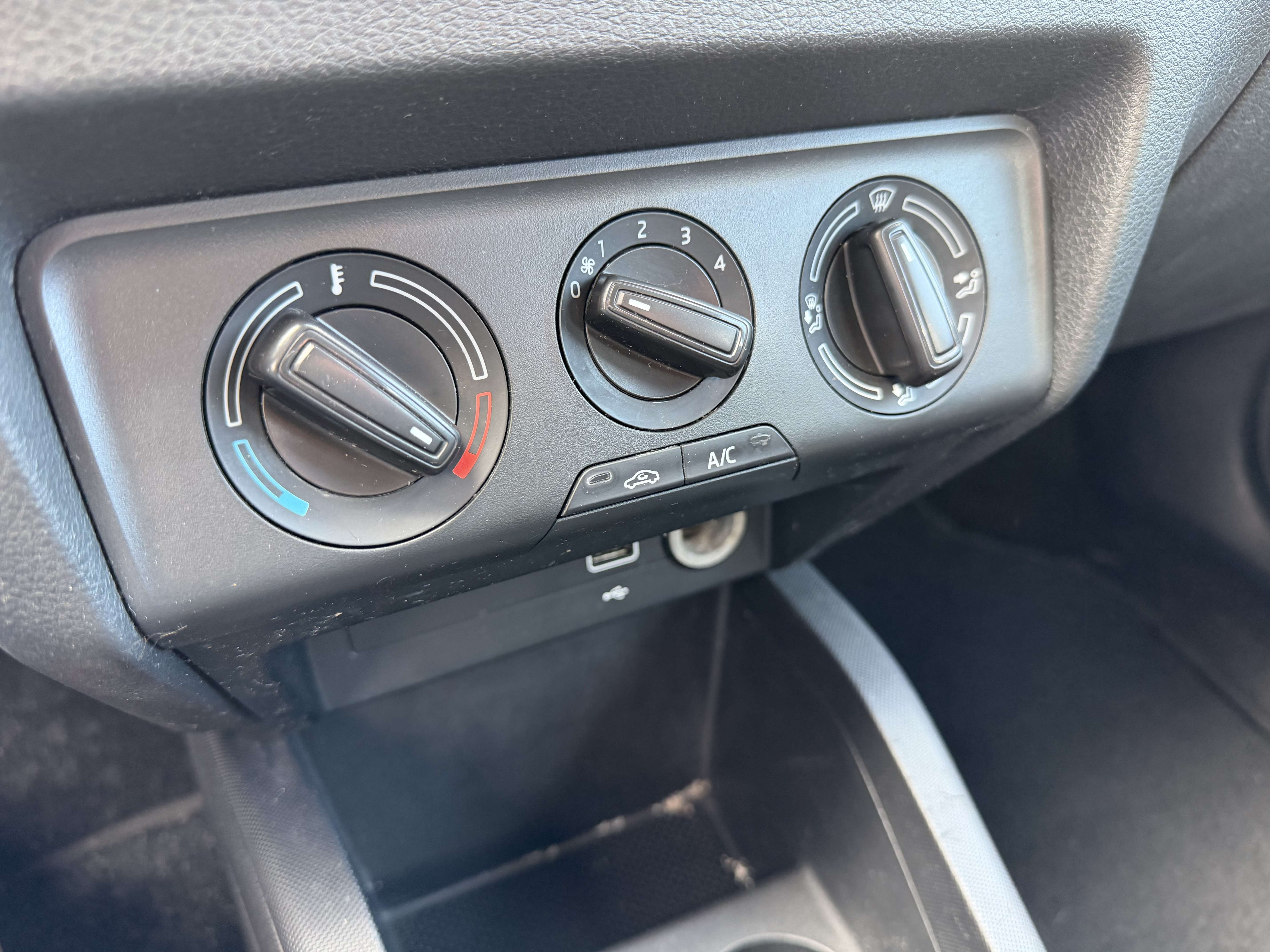 Skoda Fabia 1.0i - 5 Portes - Airco - Euro 6d-Temp