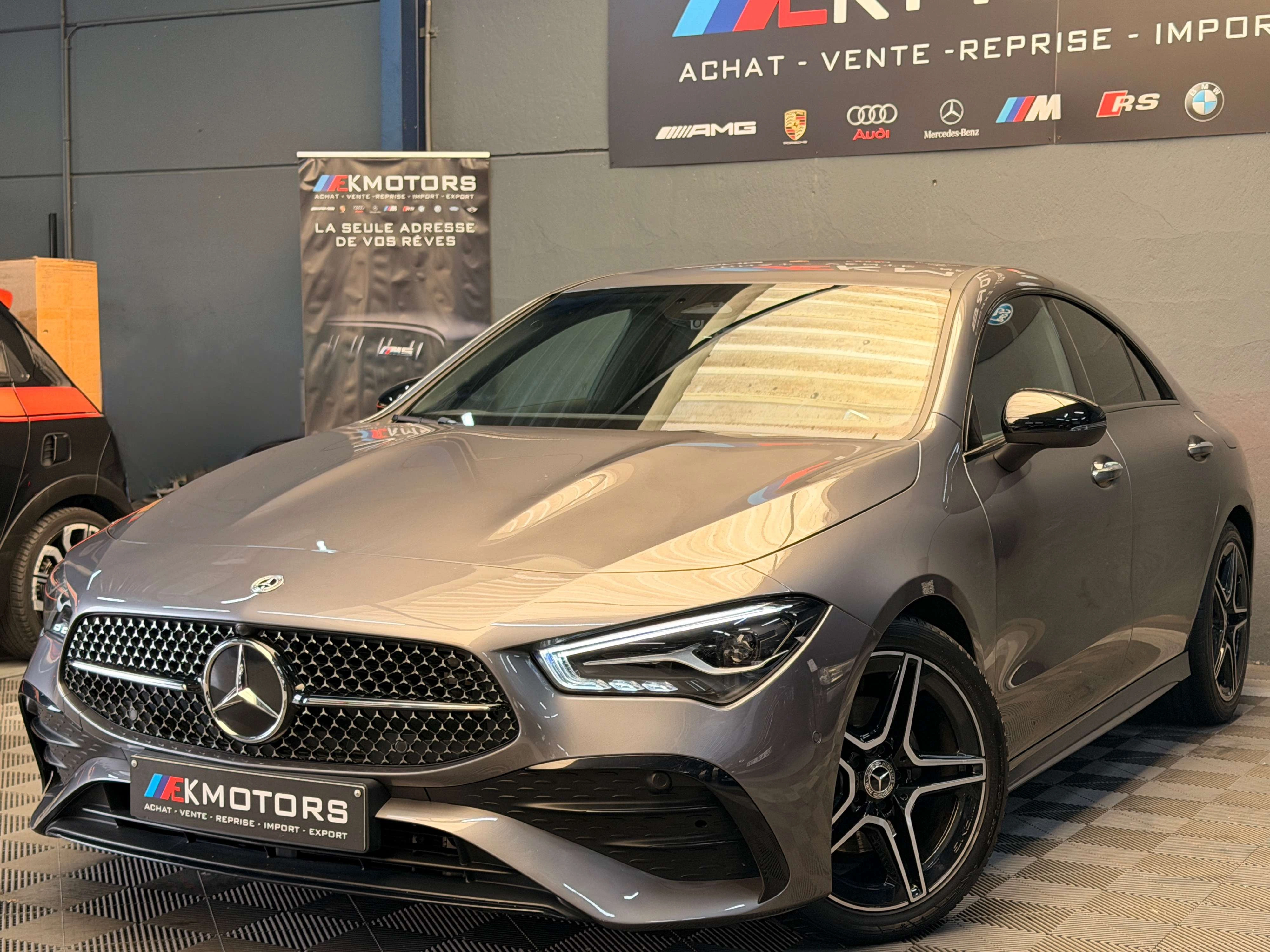 Mercedes-Benz CLA 180 °AMG°BI-XENON°NAVI PRO°NIGHT AMBIANCE