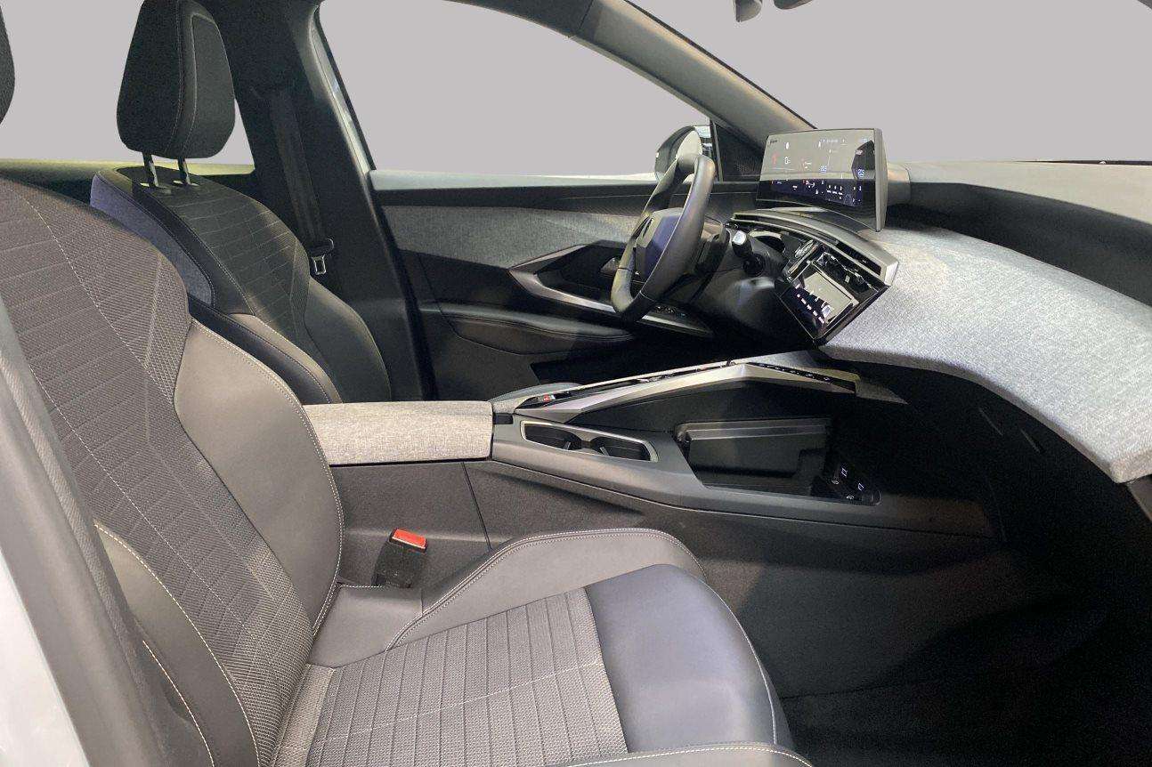 Peugeot 3008 Allure - HYBRID 145 PK