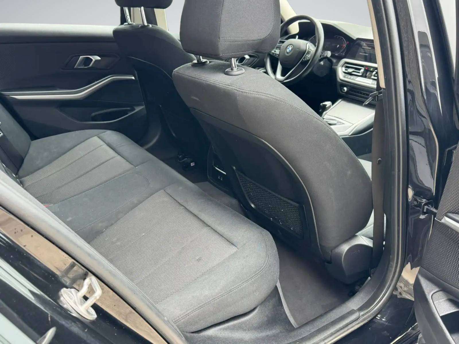 BMW 318 Touring dA//CARNET/CARPLAY//USB//GARANTIE 12M