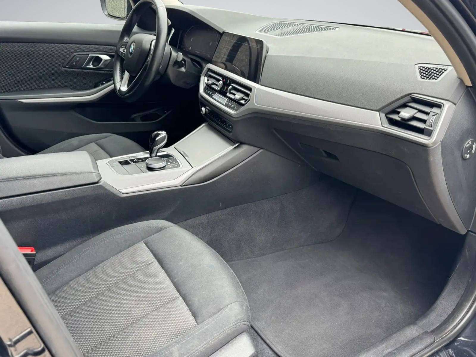 BMW 318 Touring dA//CARNET/CARPLAY//USB//GARANTIE 12M