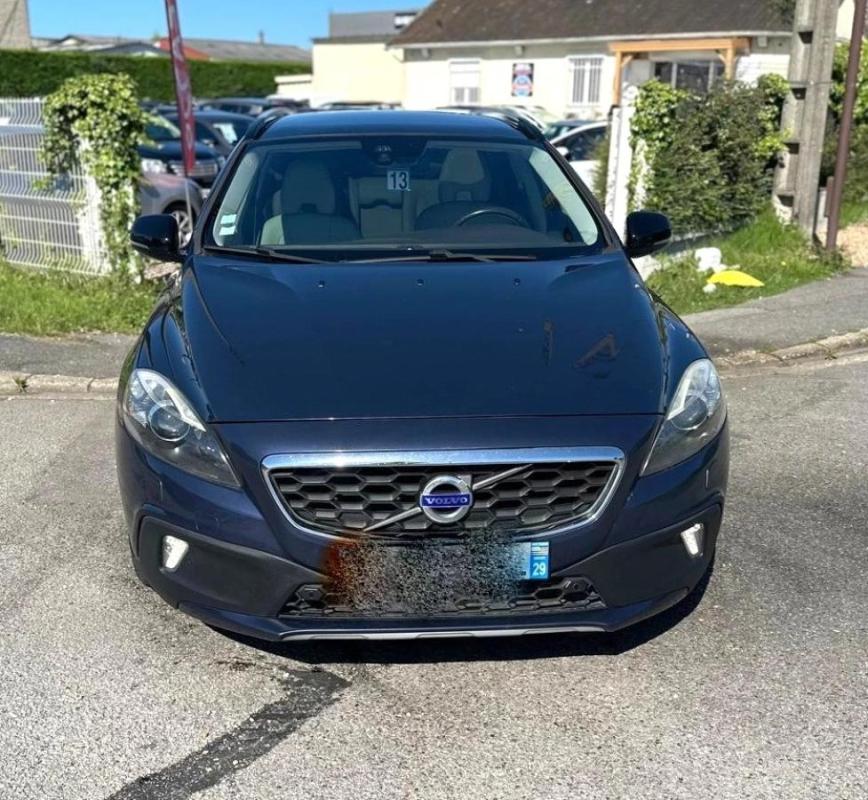 Volvo V40 CROSS COUNTRY LUXE 2.0 D4 190 GEARTRONIC 8 BVA ENTRETIEN A JOUR