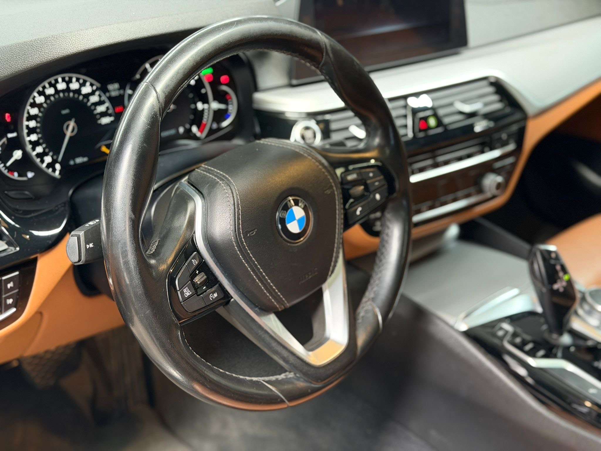 BMW 520 Touring dA * PANO * CAMERA * GPS * LED * CUIR * SI