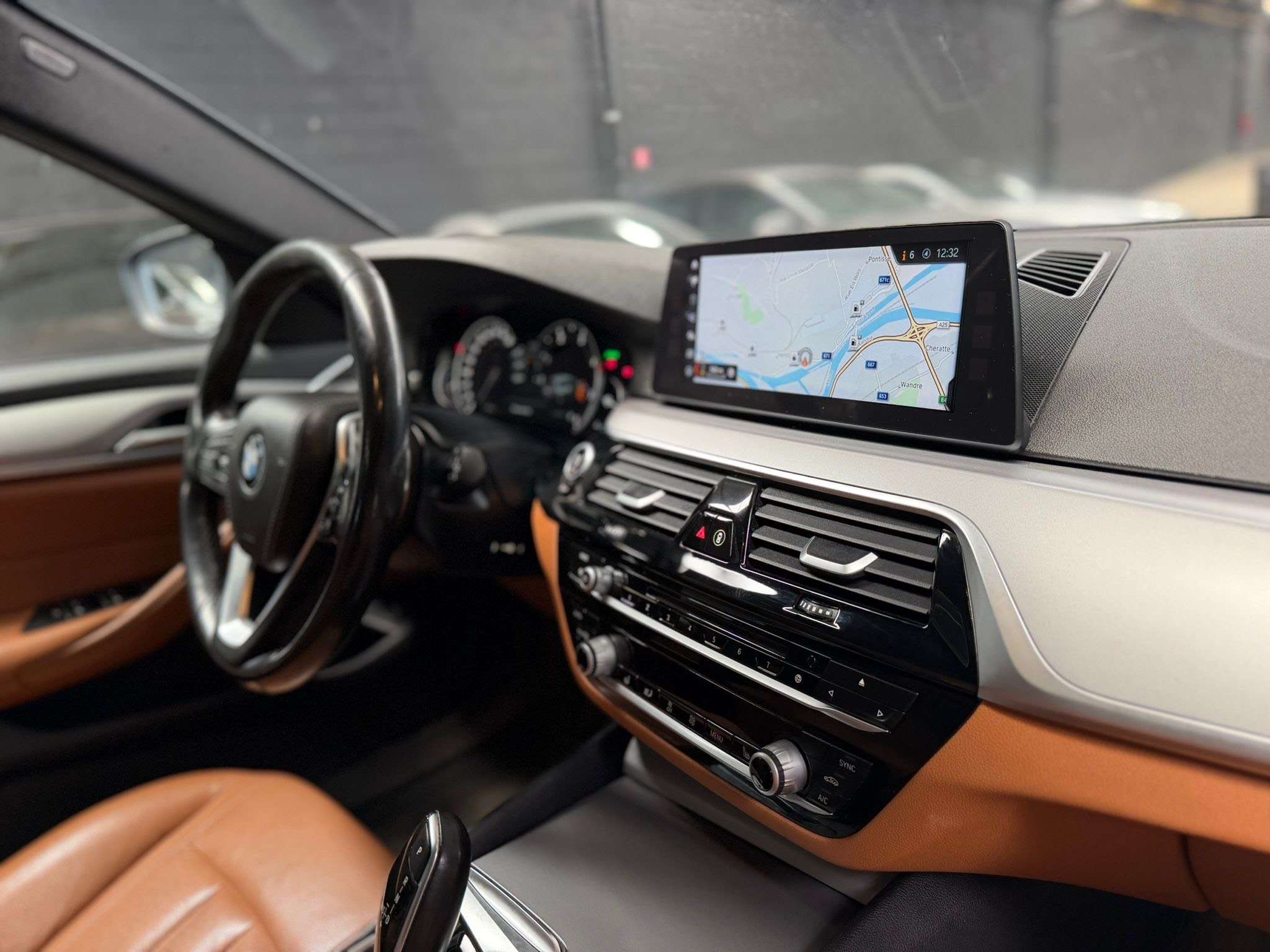 BMW 520 Touring dA * PANO * CAMERA * GPS * LED * CUIR * SI