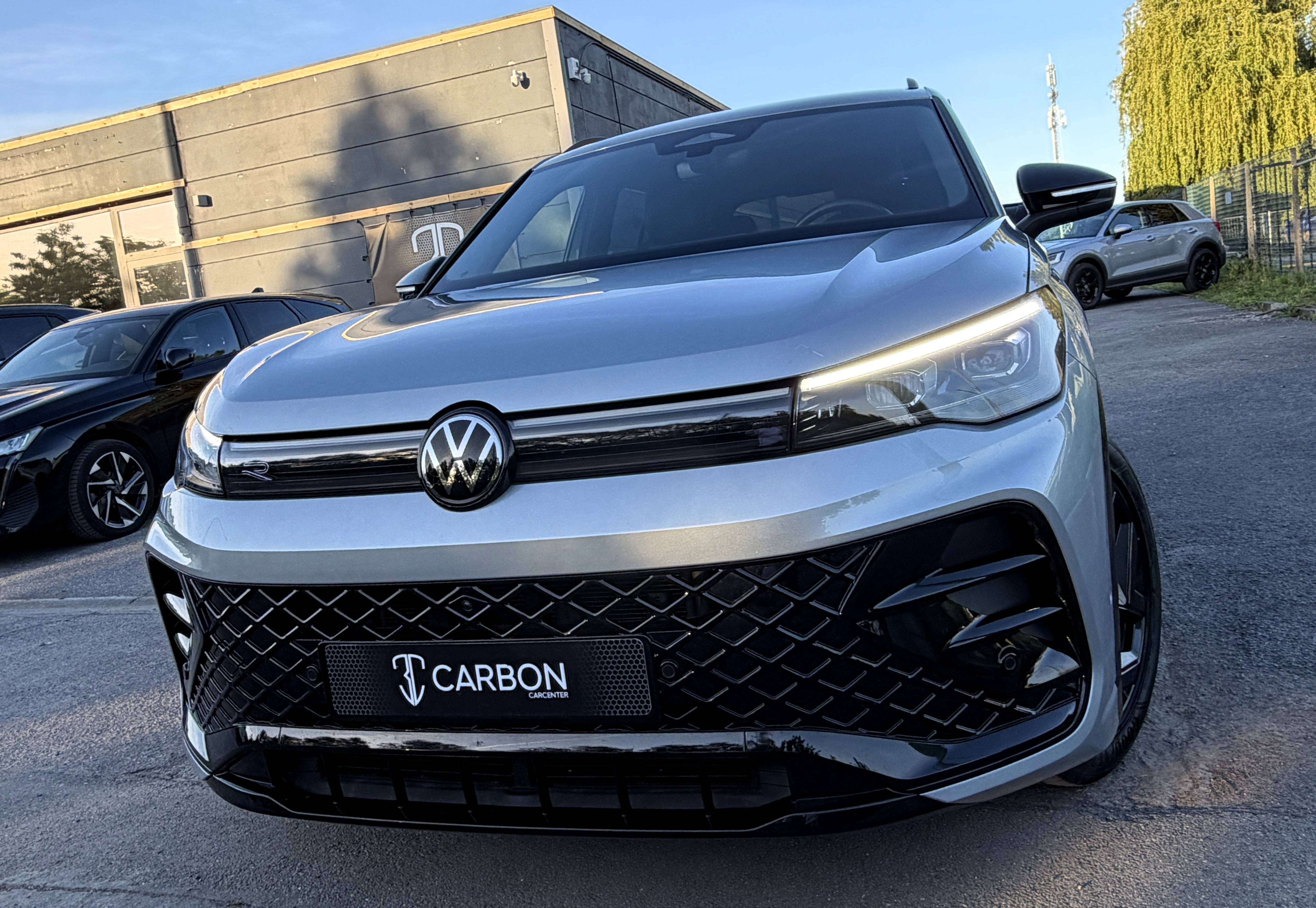 Volkswagen Tiguan 2.0 TDI R-Line DSG BLACK PACK/FULL CUIR/HEAD-UP/KEYLESS/SIEGES CHAUFF-VENTILLE/GARANTIE