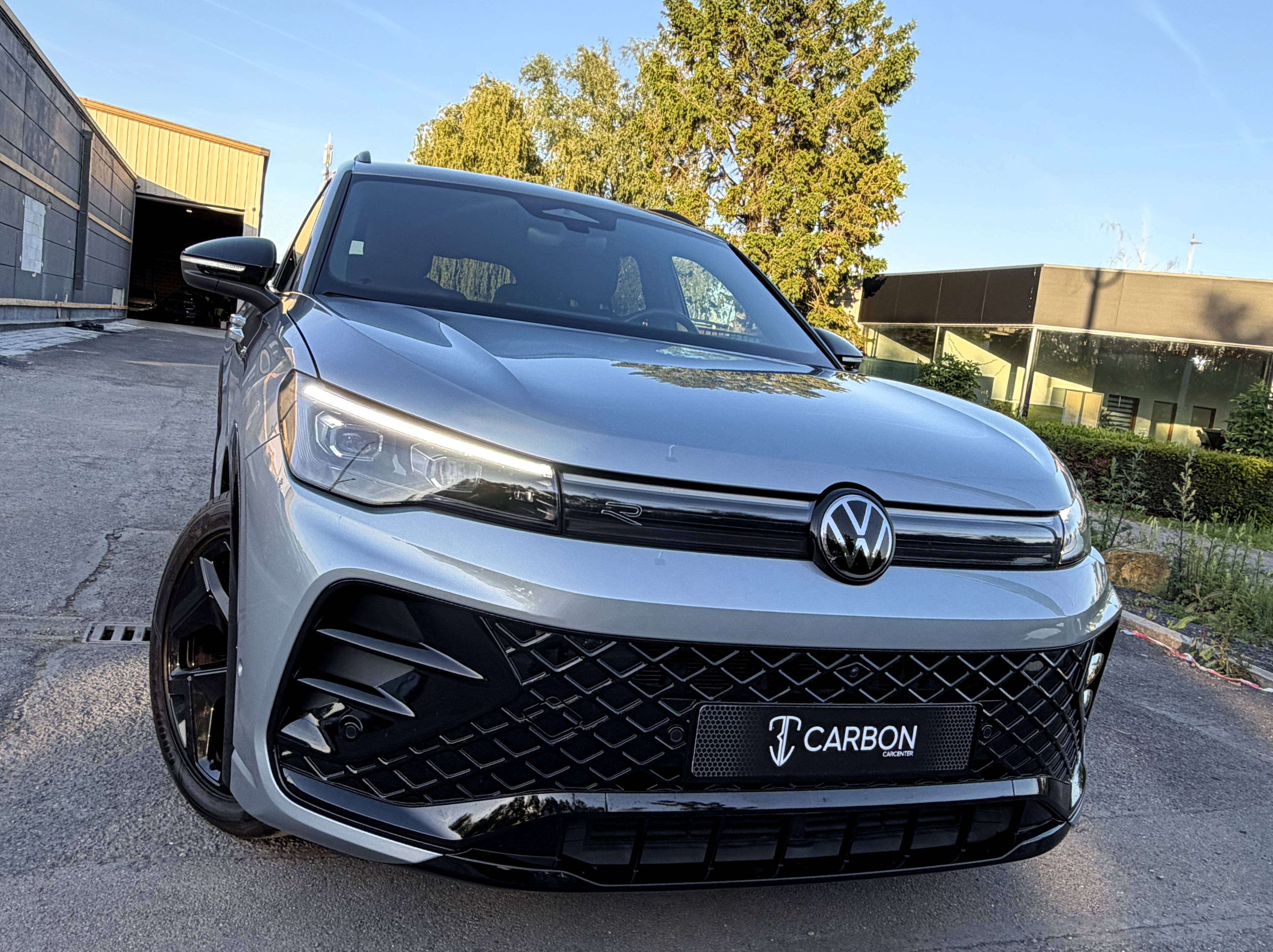 Volkswagen Tiguan 2.0 TDI R-Line DSG BLACK PACK/FULL CUIR/HEAD-UP/KEYLESS/SIEGES CHAUFF-VENTILLE/GARANTIE