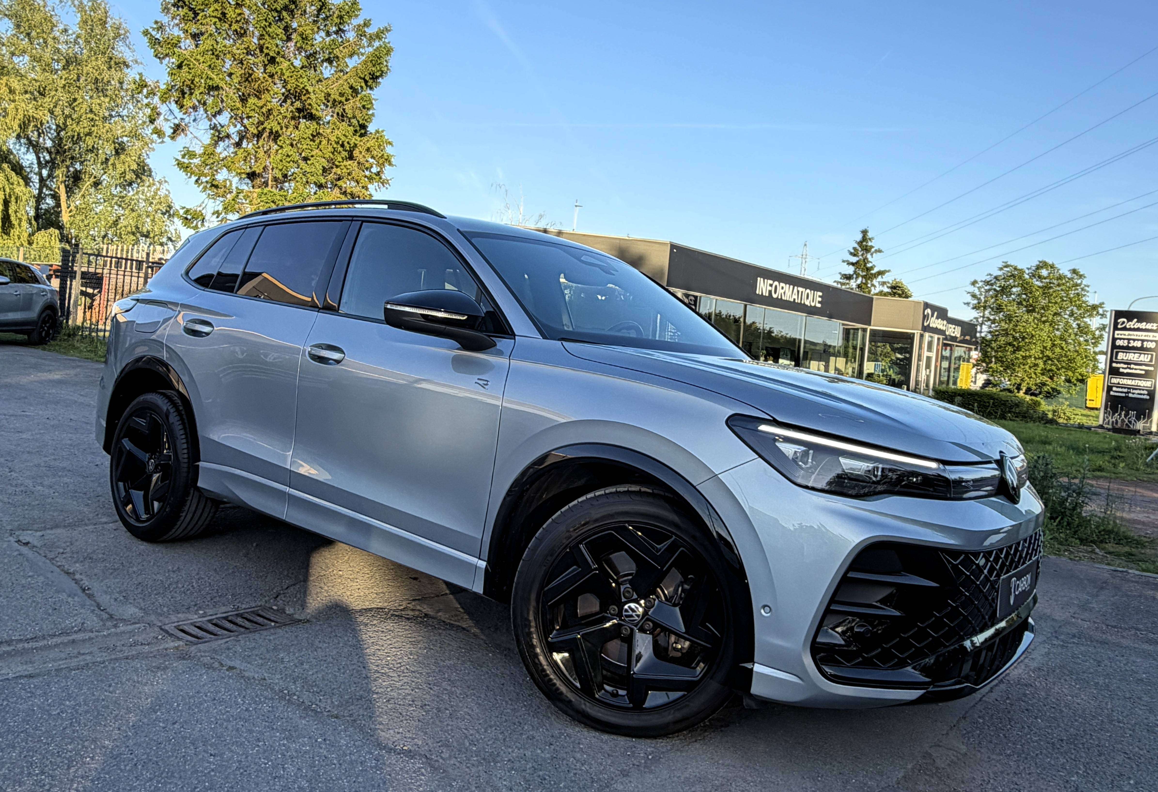 Volkswagen Tiguan 2.0 TDI R-Line DSG BLACK PACK/FULL CUIR/HEAD-UP/KEYLESS/SIEGES CHAUFF-VENTILLE/GARANTIE