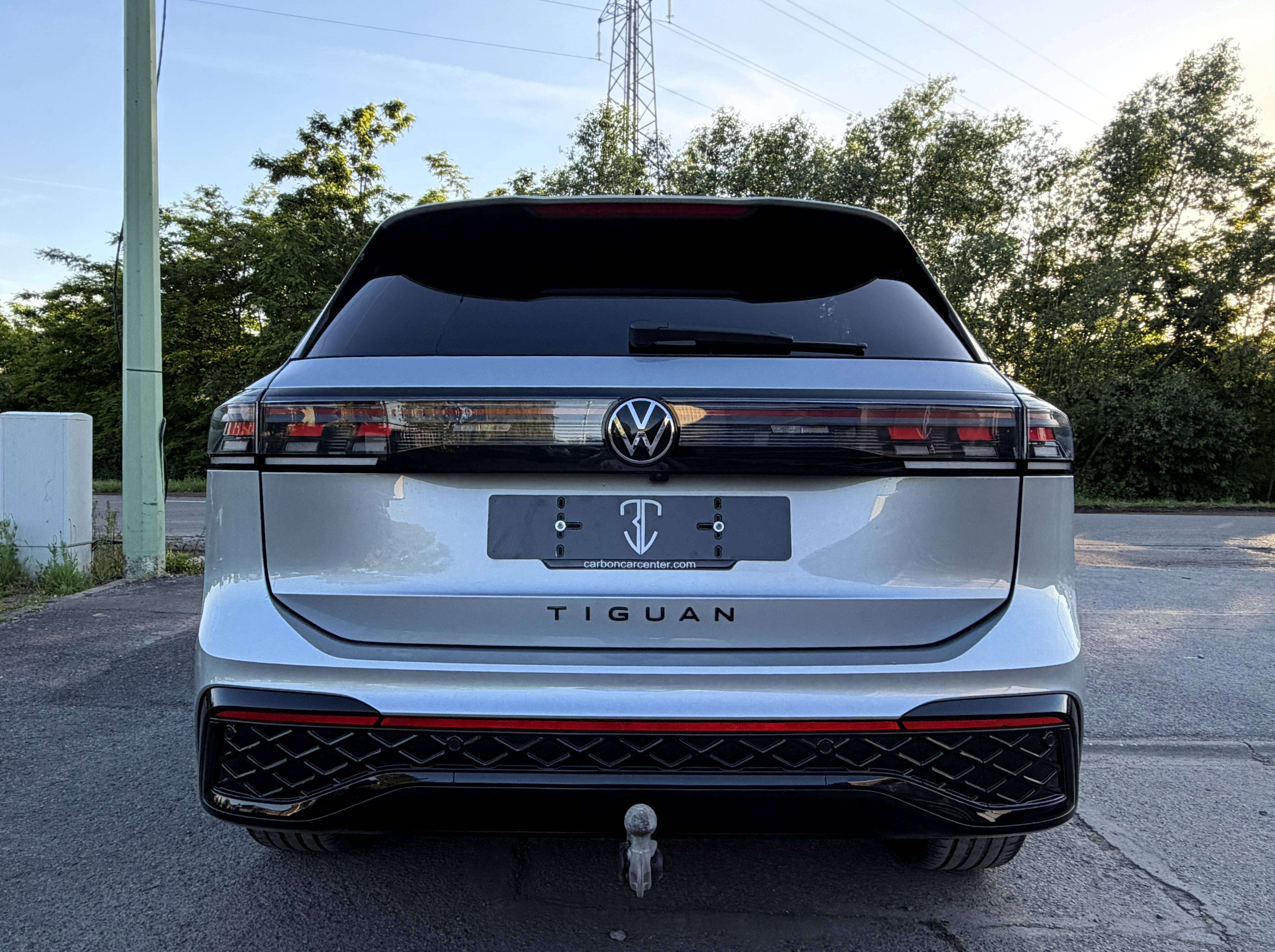 Volkswagen Tiguan 2.0 TDI R-Line DSG BLACK PACK/FULL CUIR/HEAD-UP/KEYLESS/SIEGES CHAUFF-VENTILLE/GARANTIE