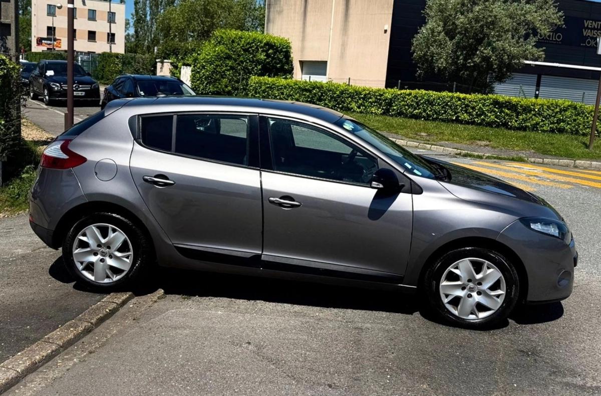 Renault Megane III DCI 110 FAP ECO2 DYNAMIQUE TBEG