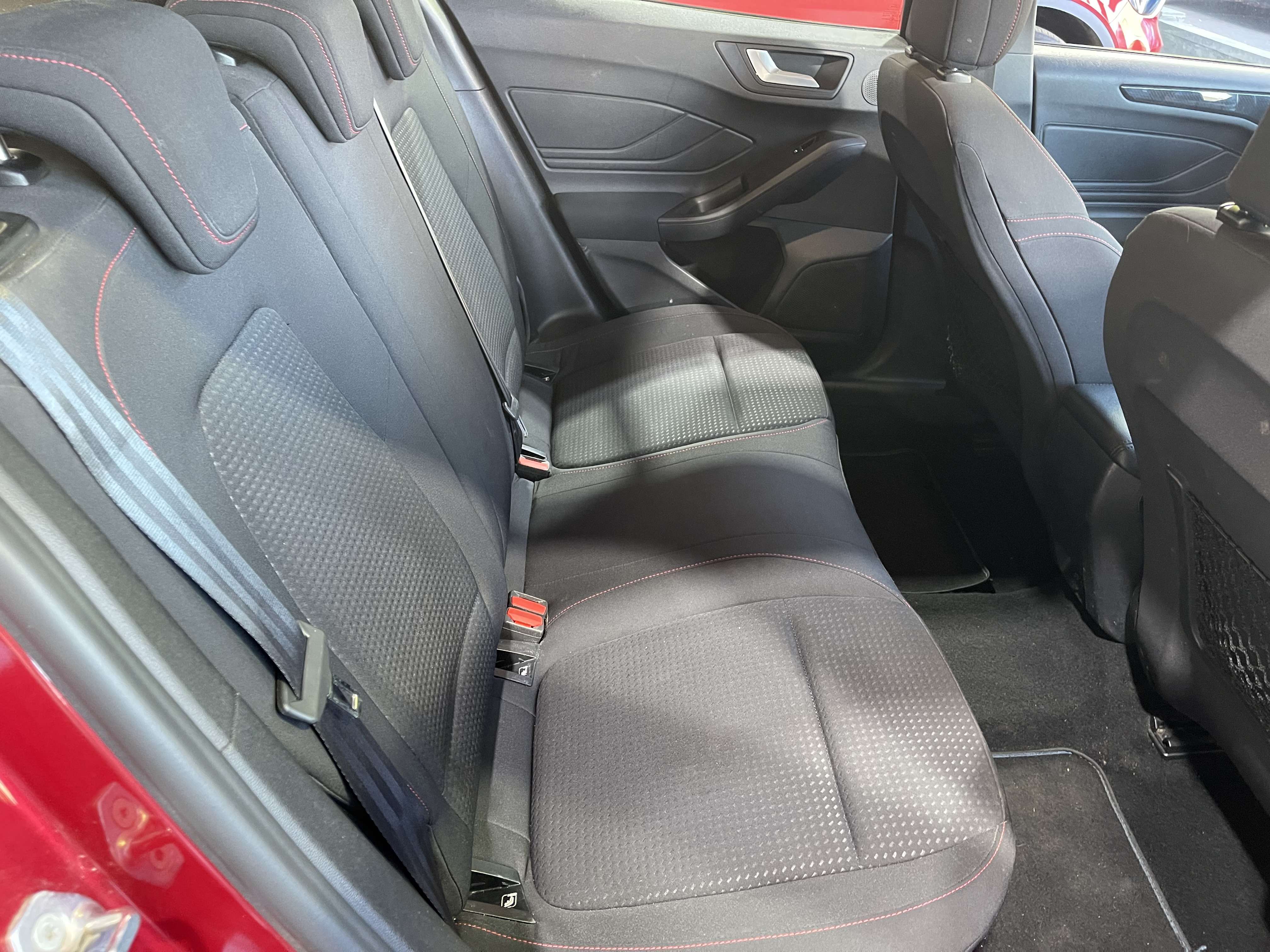 Ford Focus ST LINE // TOIT OUVRANT //