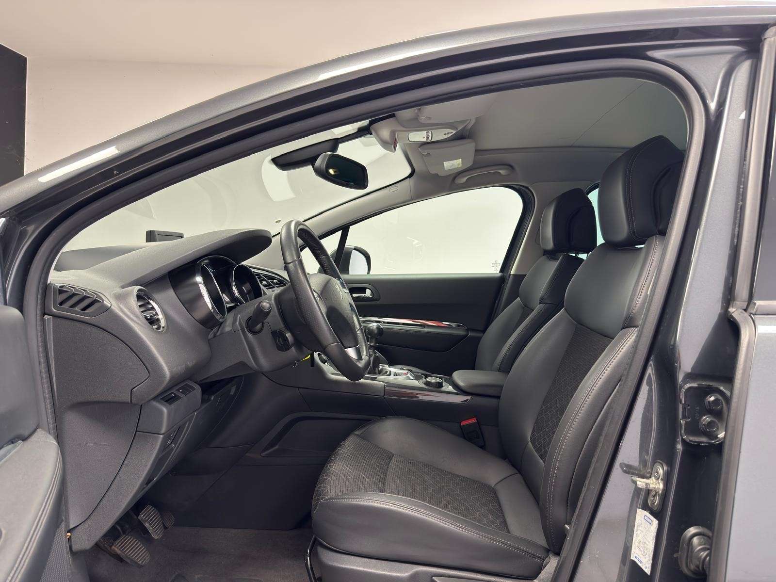 Peugeot 3008 CLIM AUTO**GPS**CAMERA**TOIT PANO**GARANTIE