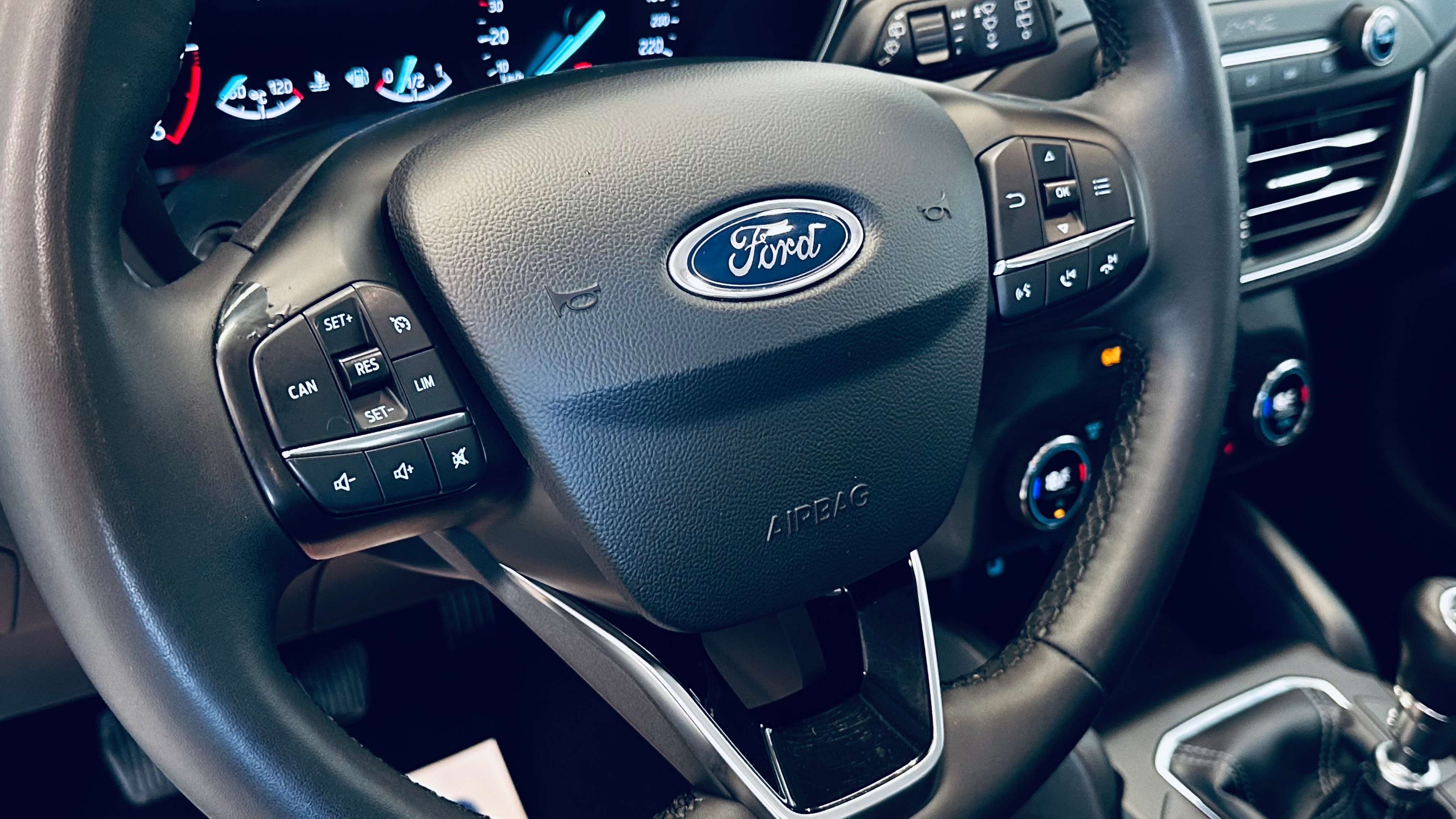 Ford Focus Active 1.5 CROSSOVER ROBUSTE MODES CONDUITES TRAIL