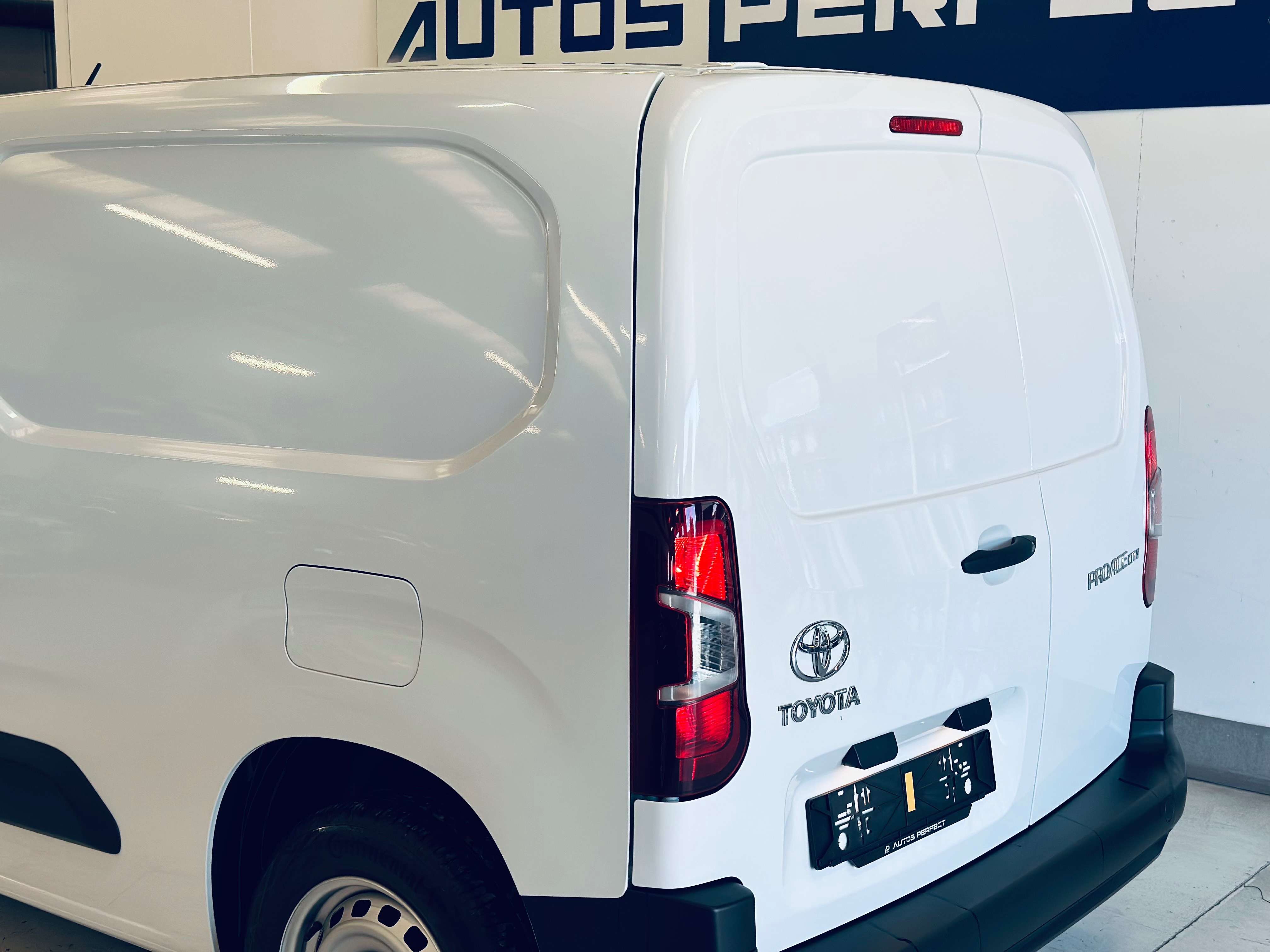 Toyota Proace City 1.2 *12.465km* GARANTIE JUSQU'A 2034 *ETAT NEUF* CLIM