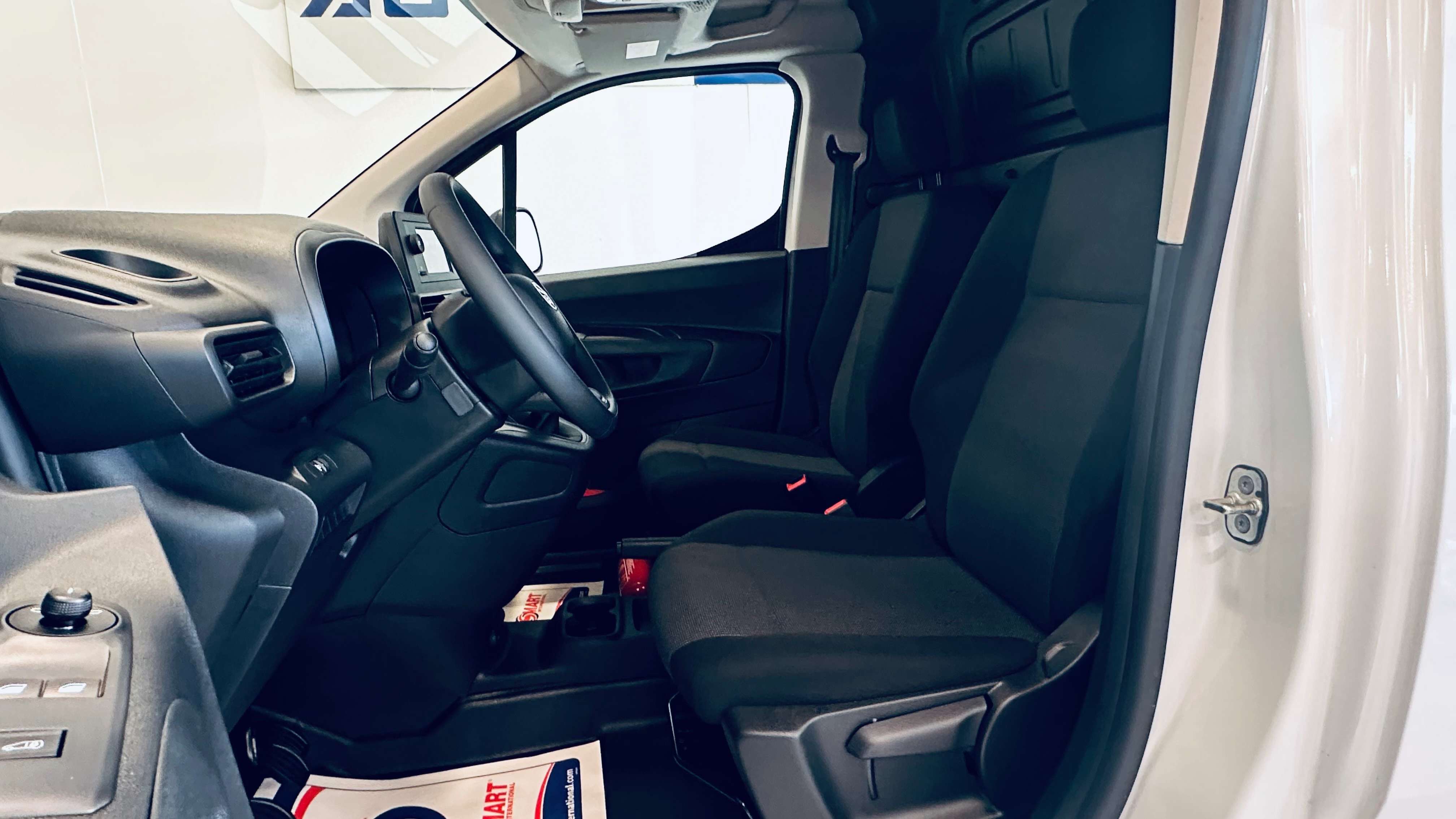 Toyota Proace City 1.2 *12.465km* GARANTIE JUSQU'A 2034 *ETAT NEUF* CLIM