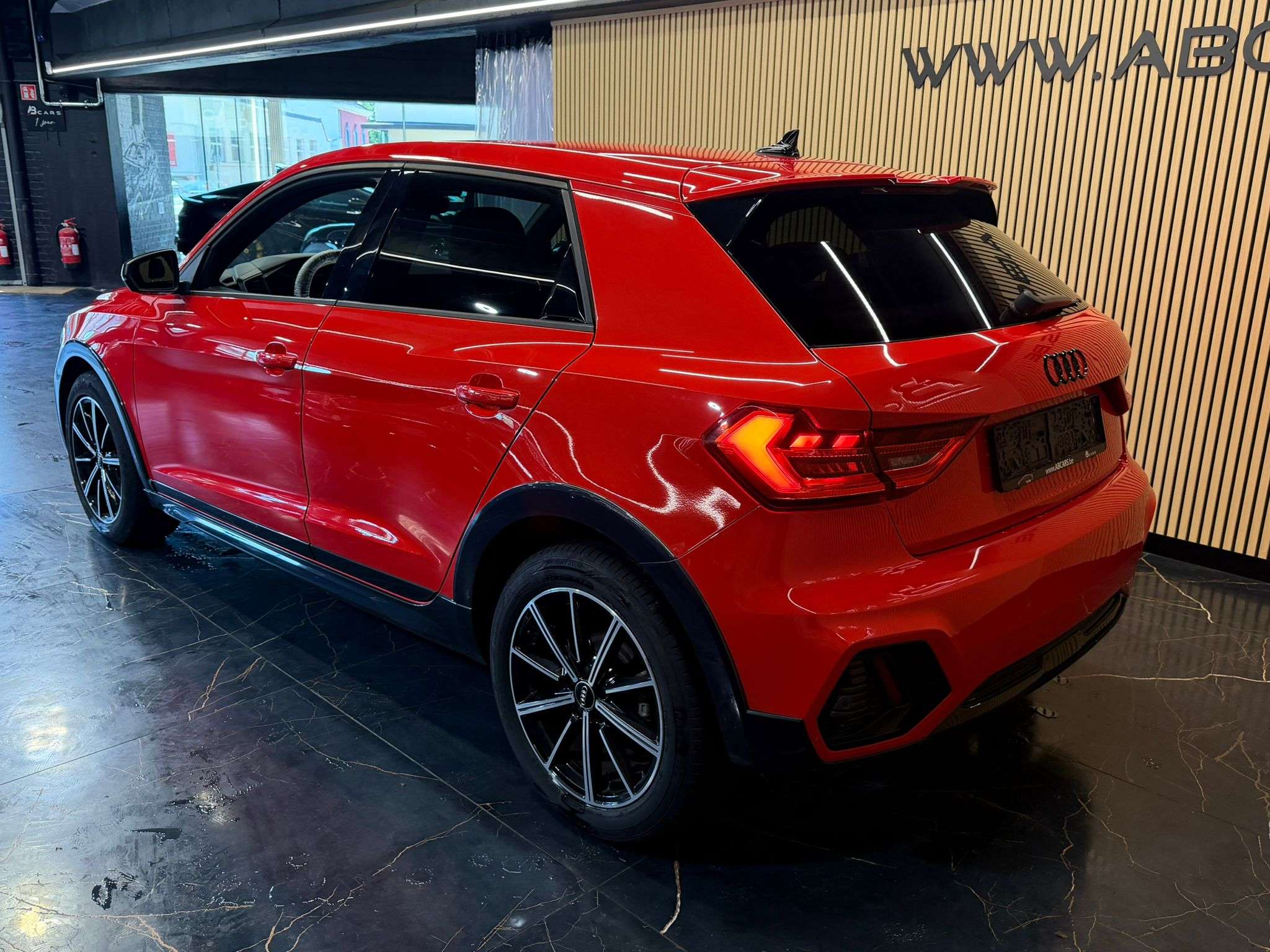 Audi A1 Citycarver 30 TFSI * SPORT * GARANTIE 12 MOIS * 1ER PROP *
