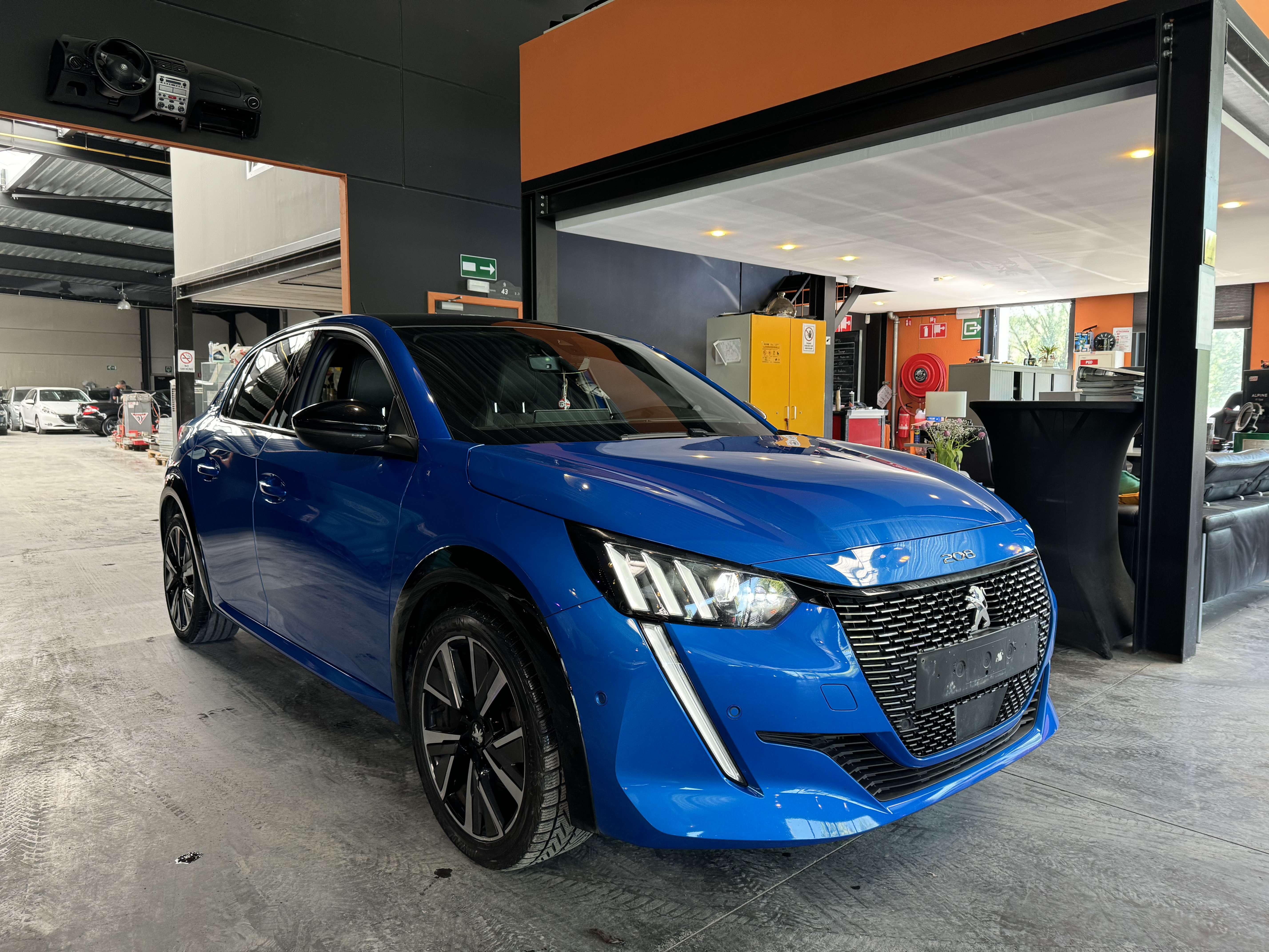Peugeot 208 1.2i  GT Line - ECRAN DIGITAL - LIM/REG - CAM - NAVI