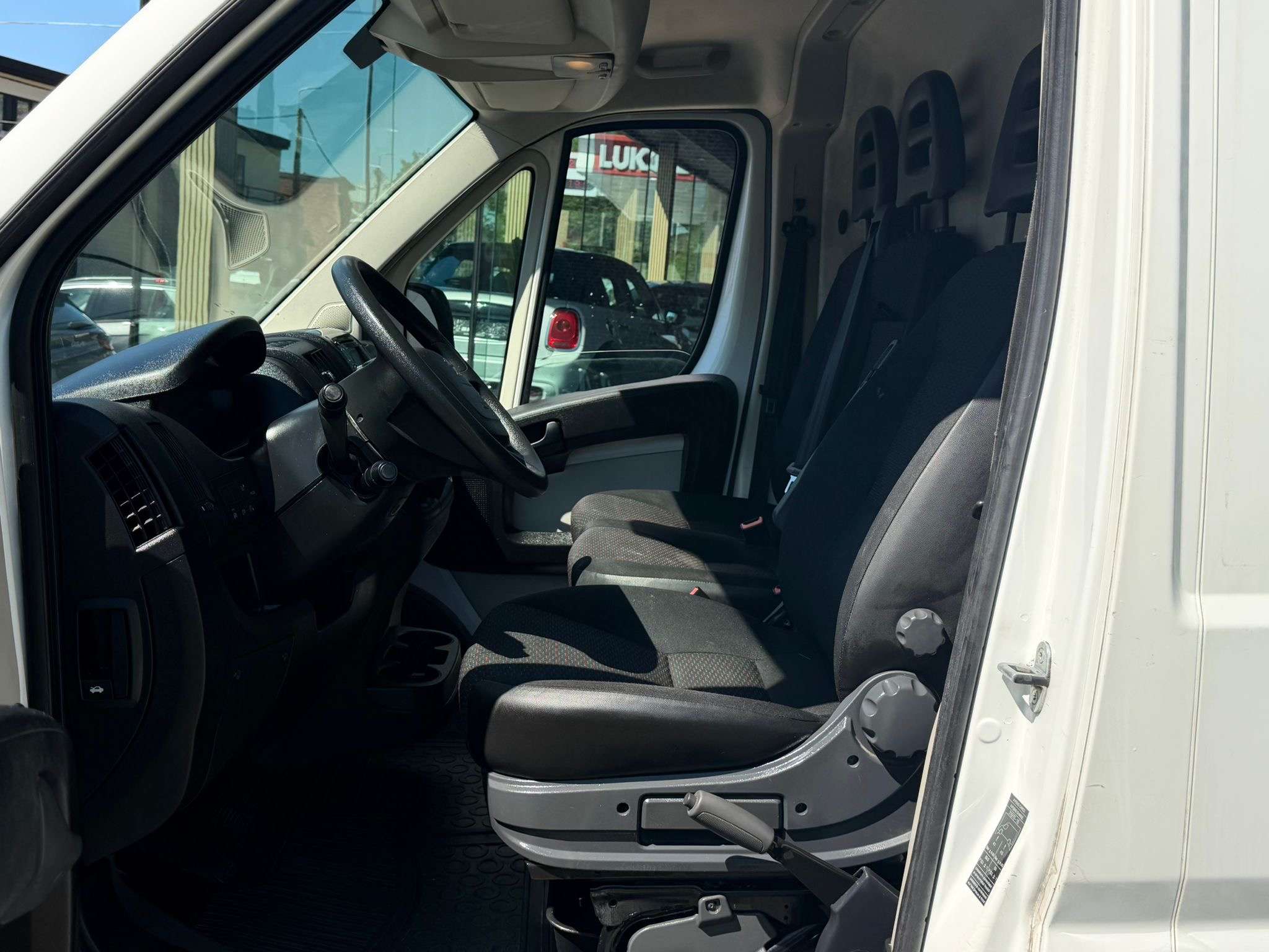Peugeot Boxer 2.0 BlueHDi L2H2 * GARANTIE 12 MOIS * 3 PLACES *