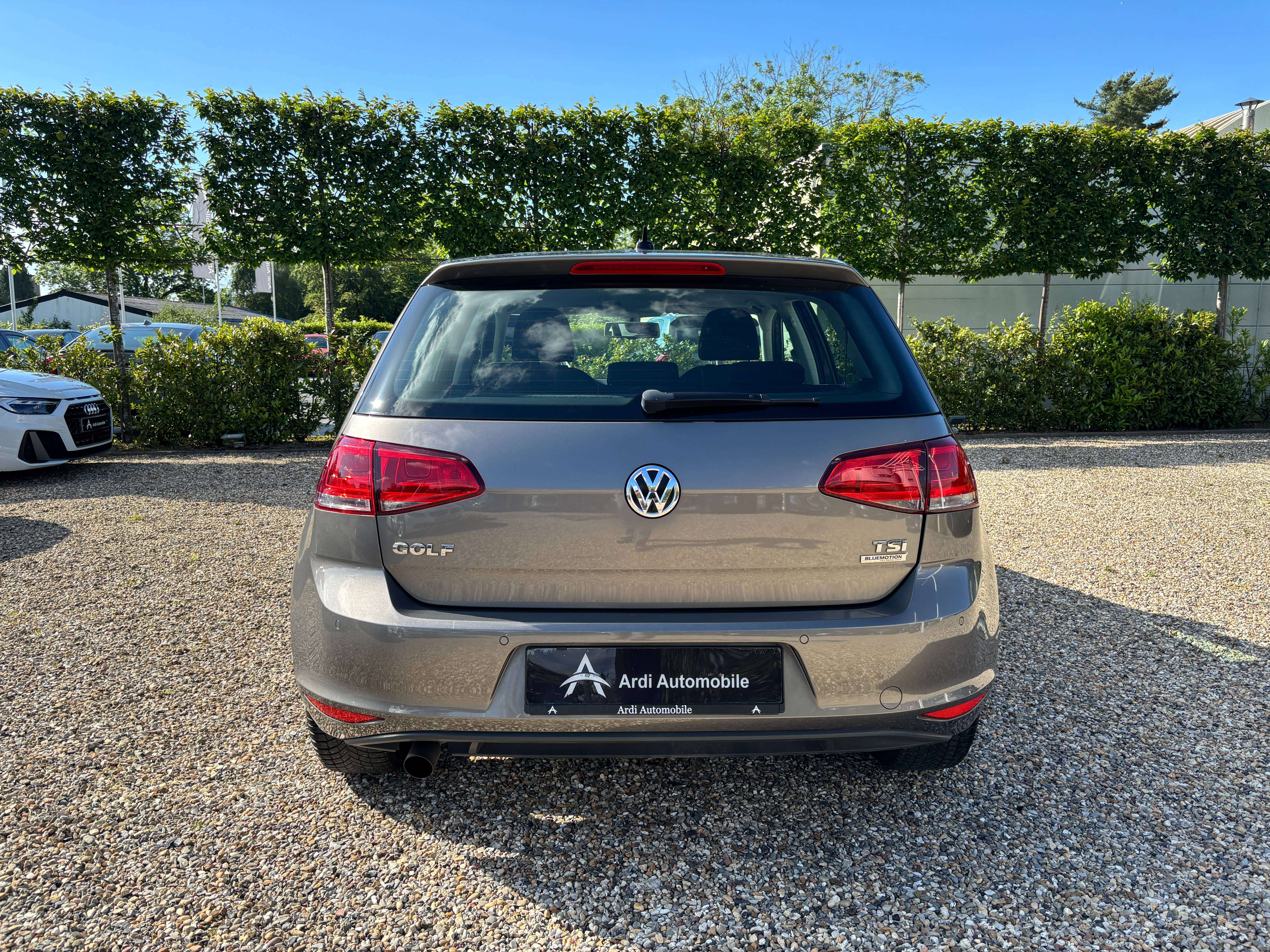 Volkswagen Golf 1.2 TSI DSG *CAPTEUR AV+AR*FRONT ASSIST*1ER PROPRIO*GARANTIE*