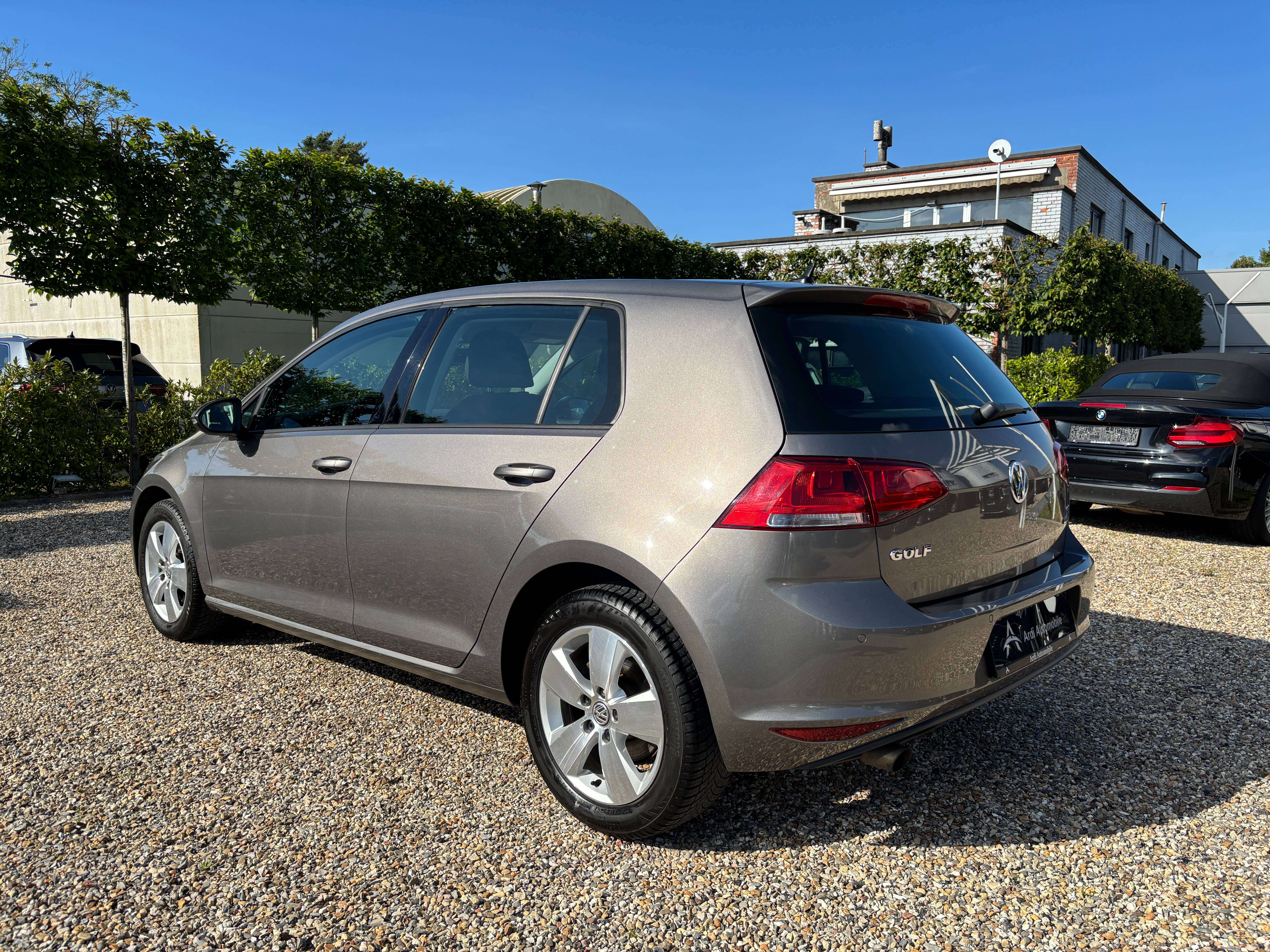 Volkswagen Golf 1.2 TSI DSG *CAPTEUR AV+AR*FRONT ASSIST*1ER PROPRIO*GARANTIE*