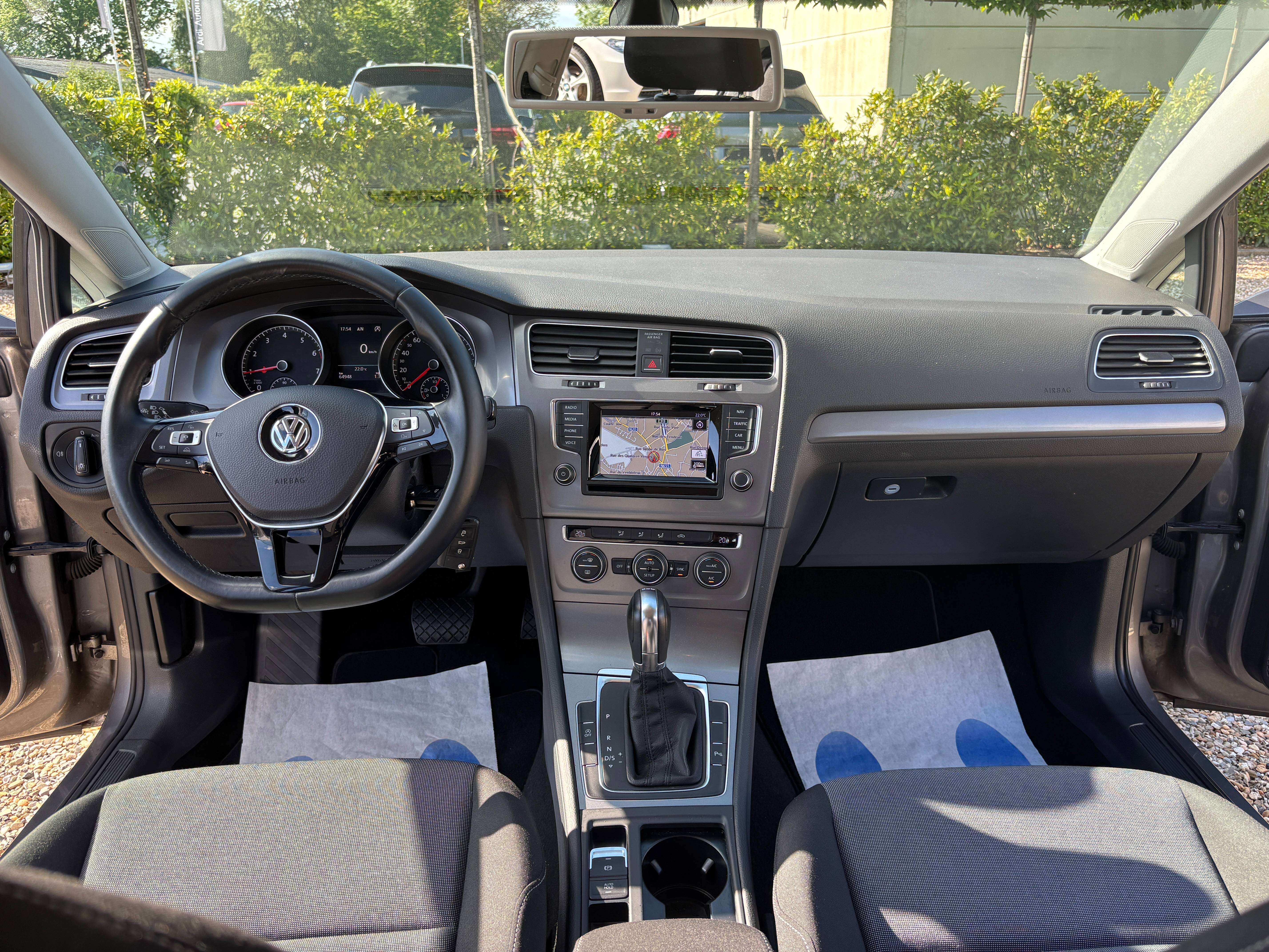 Volkswagen Golf 1.2 TSI DSG *CAPTEUR AV+AR*FRONT ASSIST*1ER PROPRIO*GARANTIE*