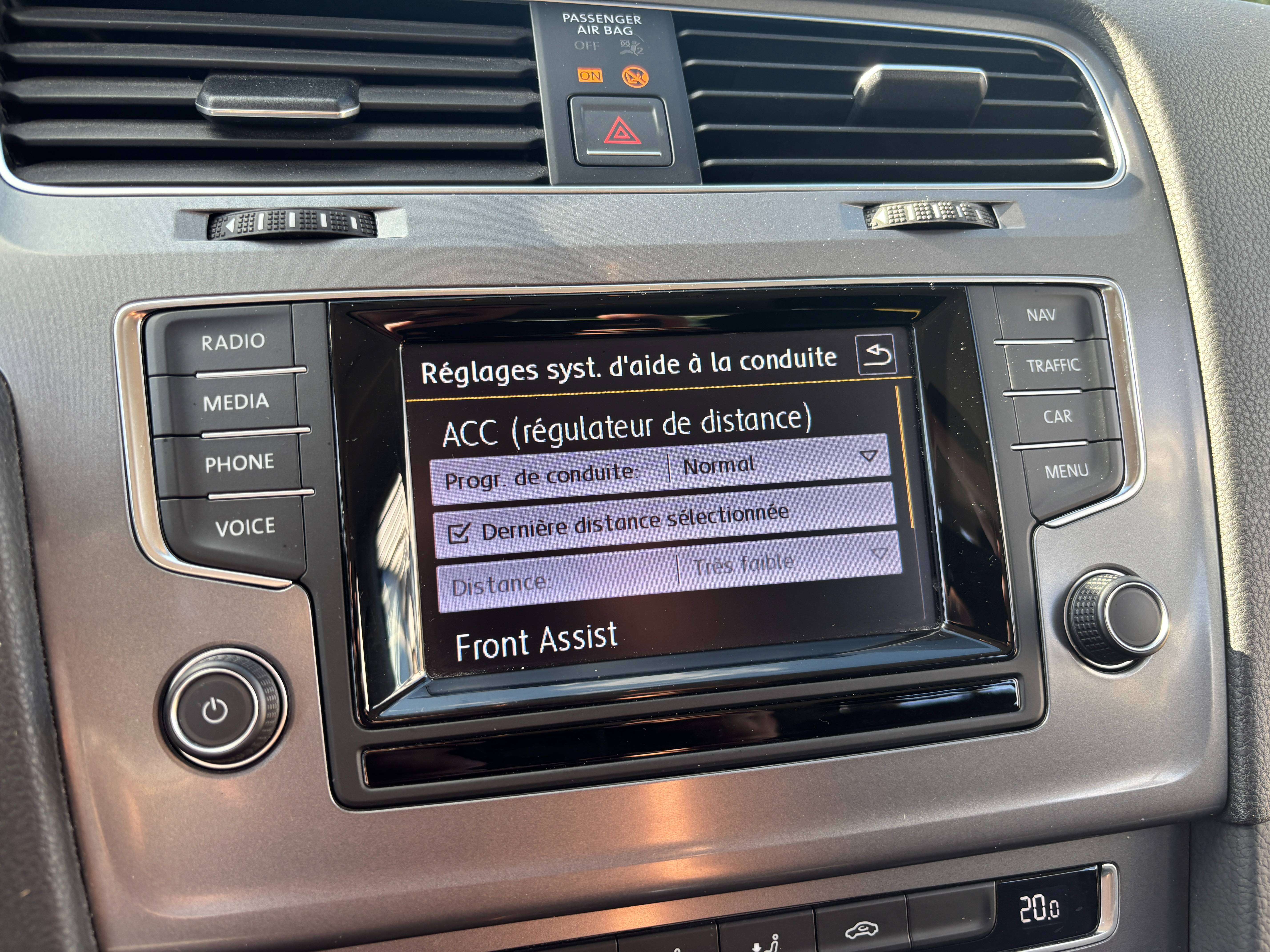 Volkswagen Golf 1.2 TSI DSG *CAPTEUR AV+AR*FRONT ASSIST*1ER PROPRIO*GARANTIE*
