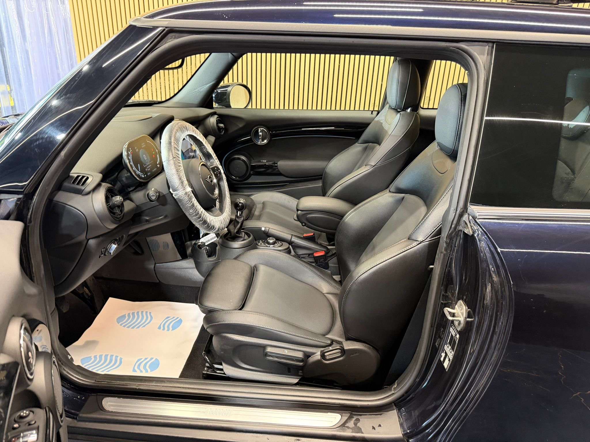 MINI Cooper 1.5 Cooper * GARANTIE 12 MOIS * 1ER PROPRIETAIRE *