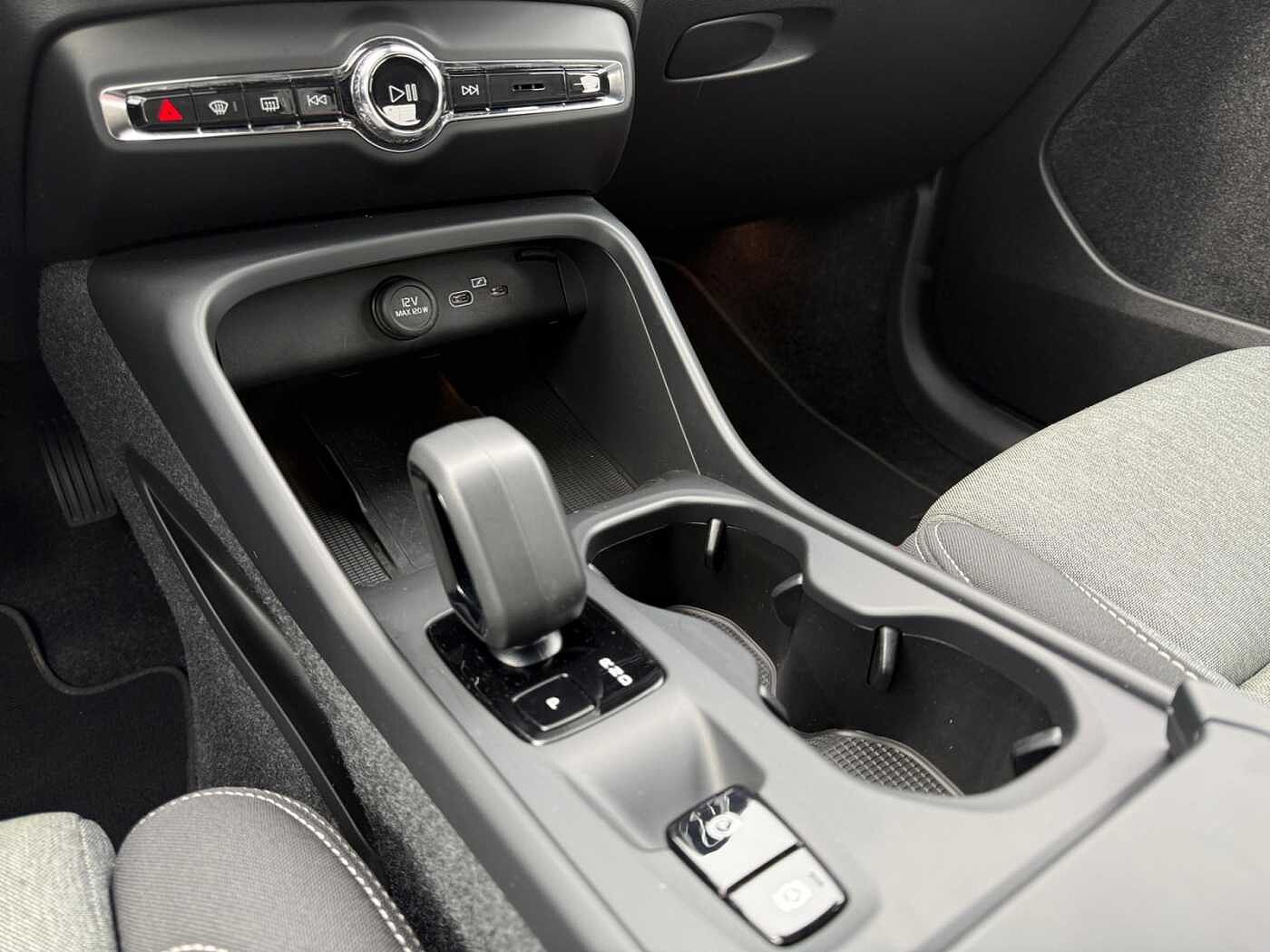 Volvo XC40 XC40 Core, B3 Mild Hybrid, Essence
