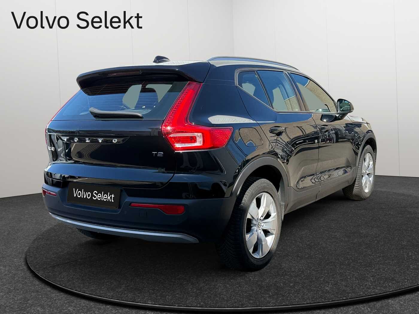Volvo XC40 XC40 Momentum Pro, T2 (automatic)